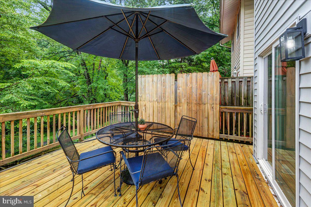 5496 ENDICOTT LANE