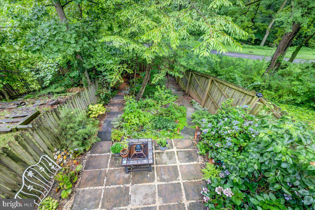 5496 ENDICOTT LANE