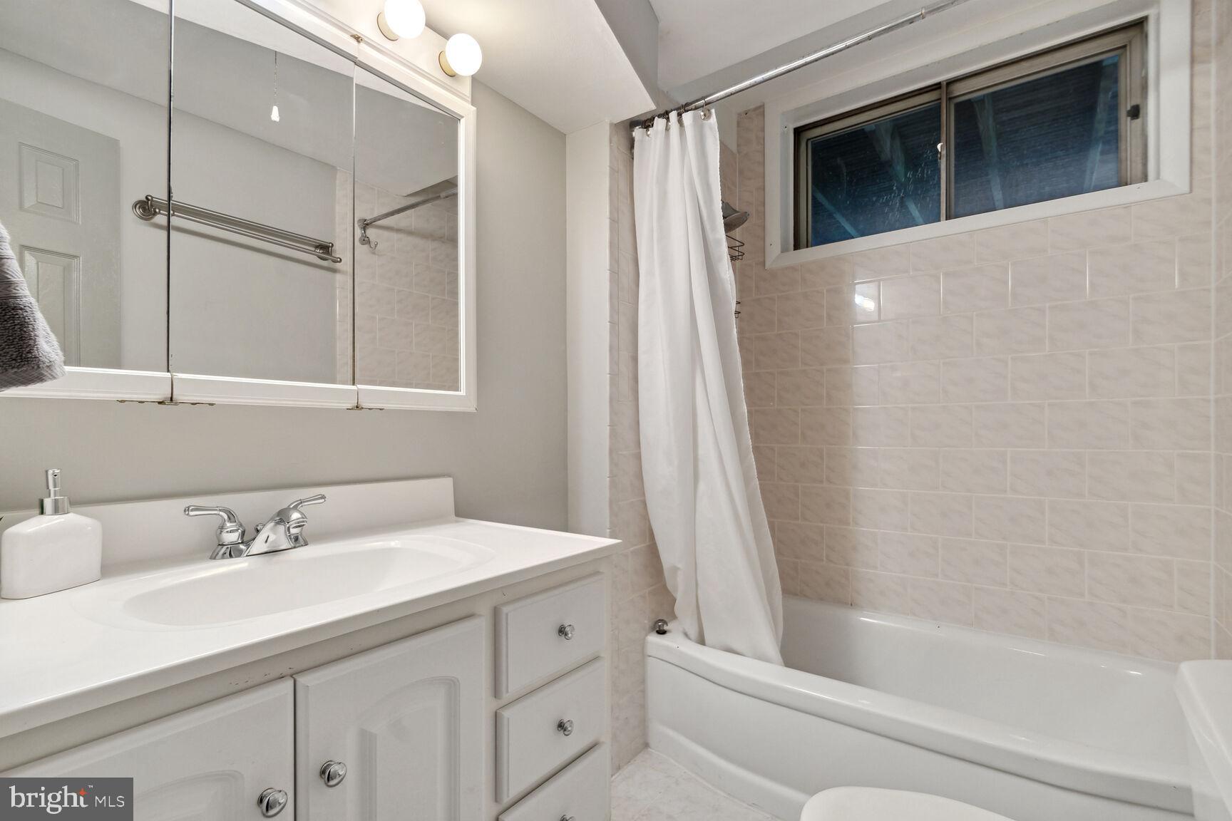 ROCK CREEK PALISADES - Residential