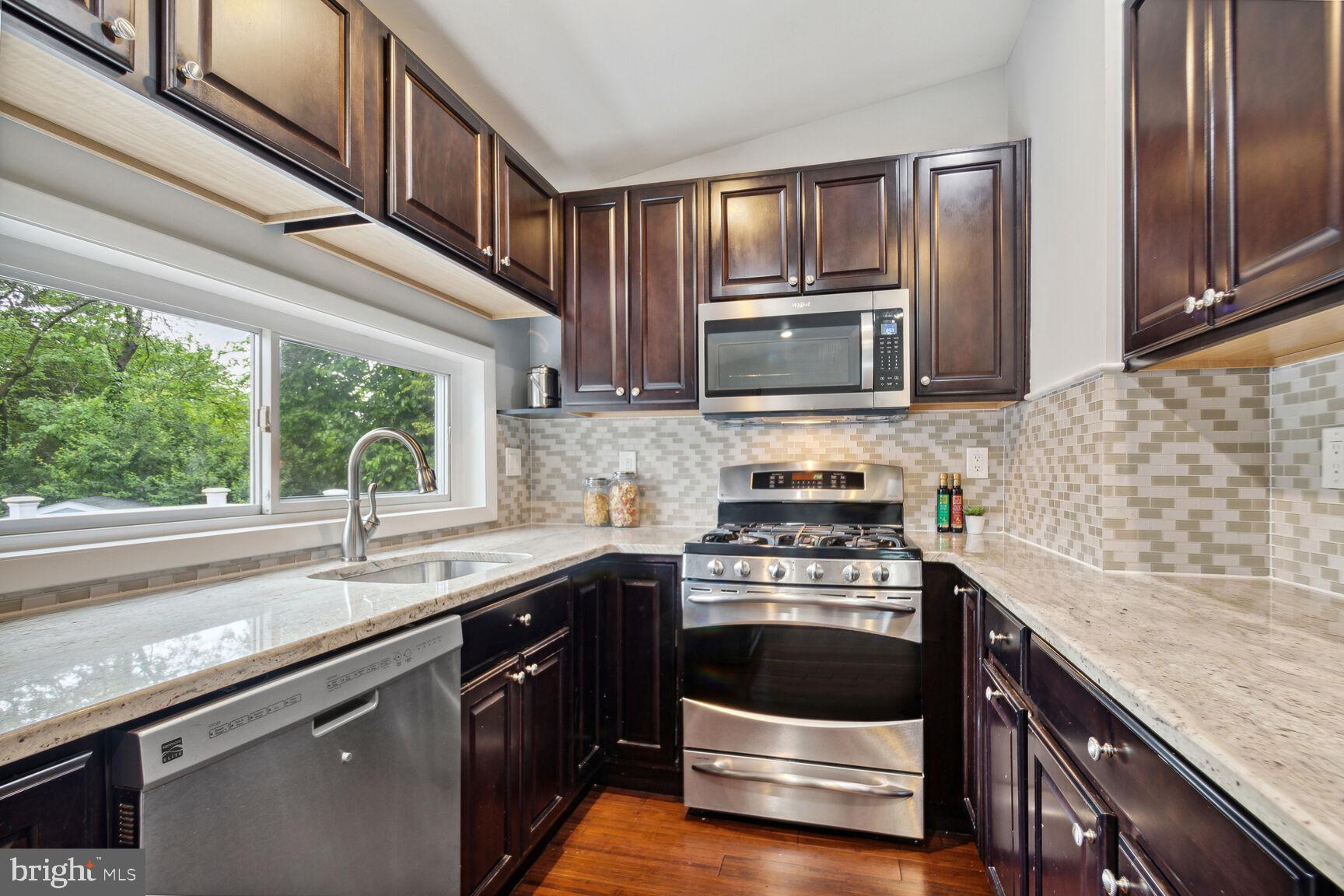 ROCK CREEK PALISADES - Residential