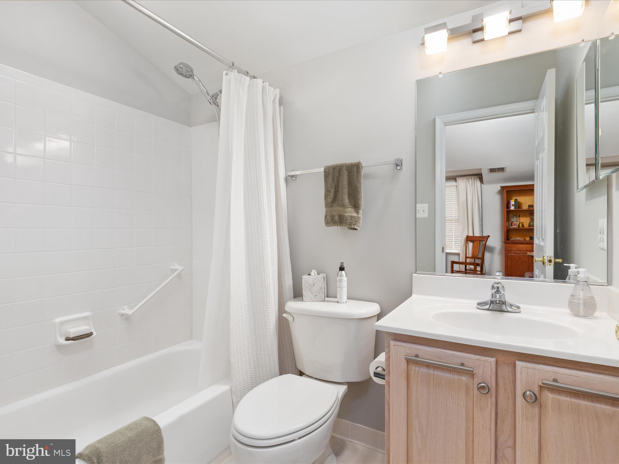 MCLEAN VILLAGE - Residential