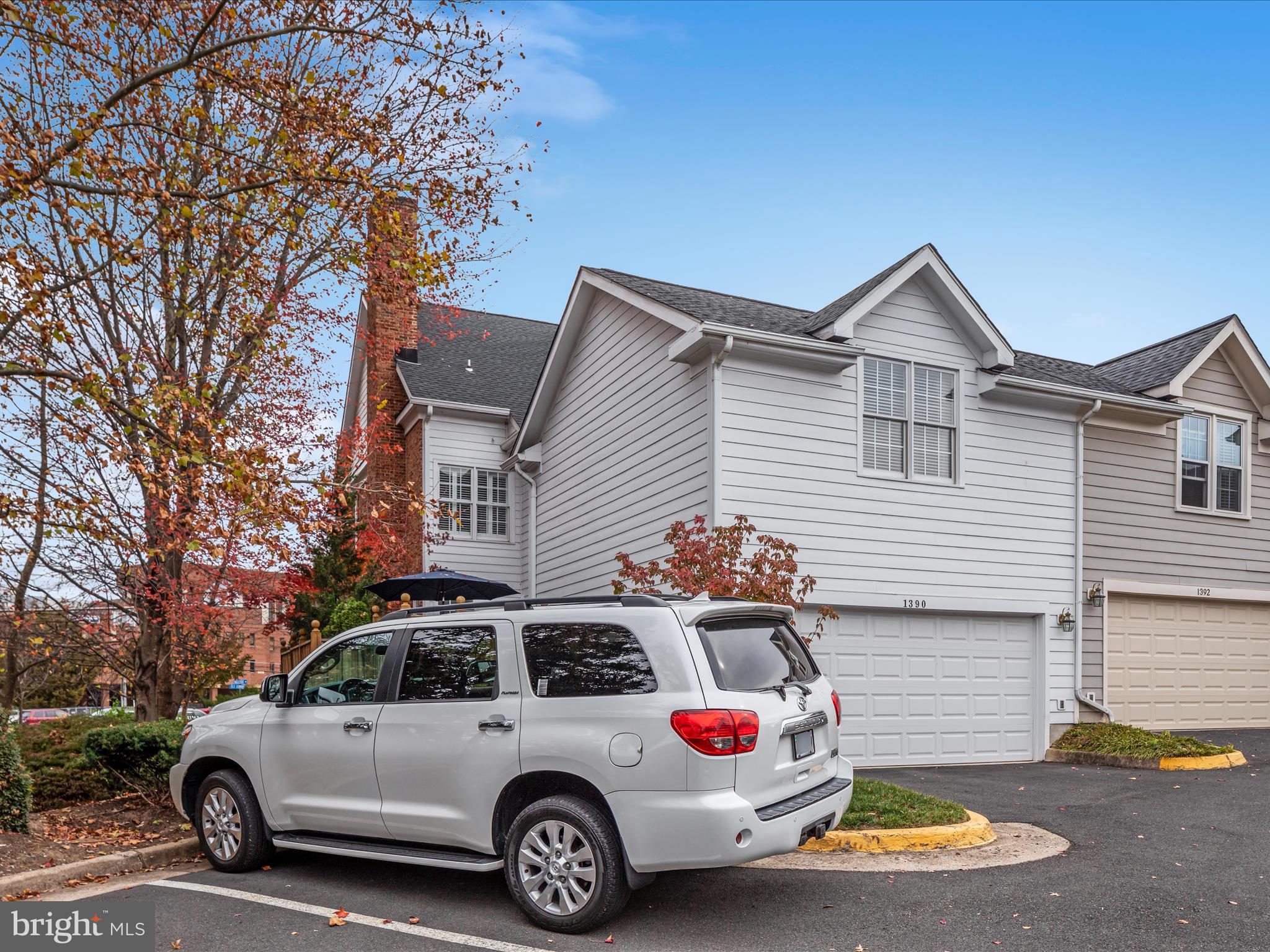 MCLEAN VILLAGE - Residential