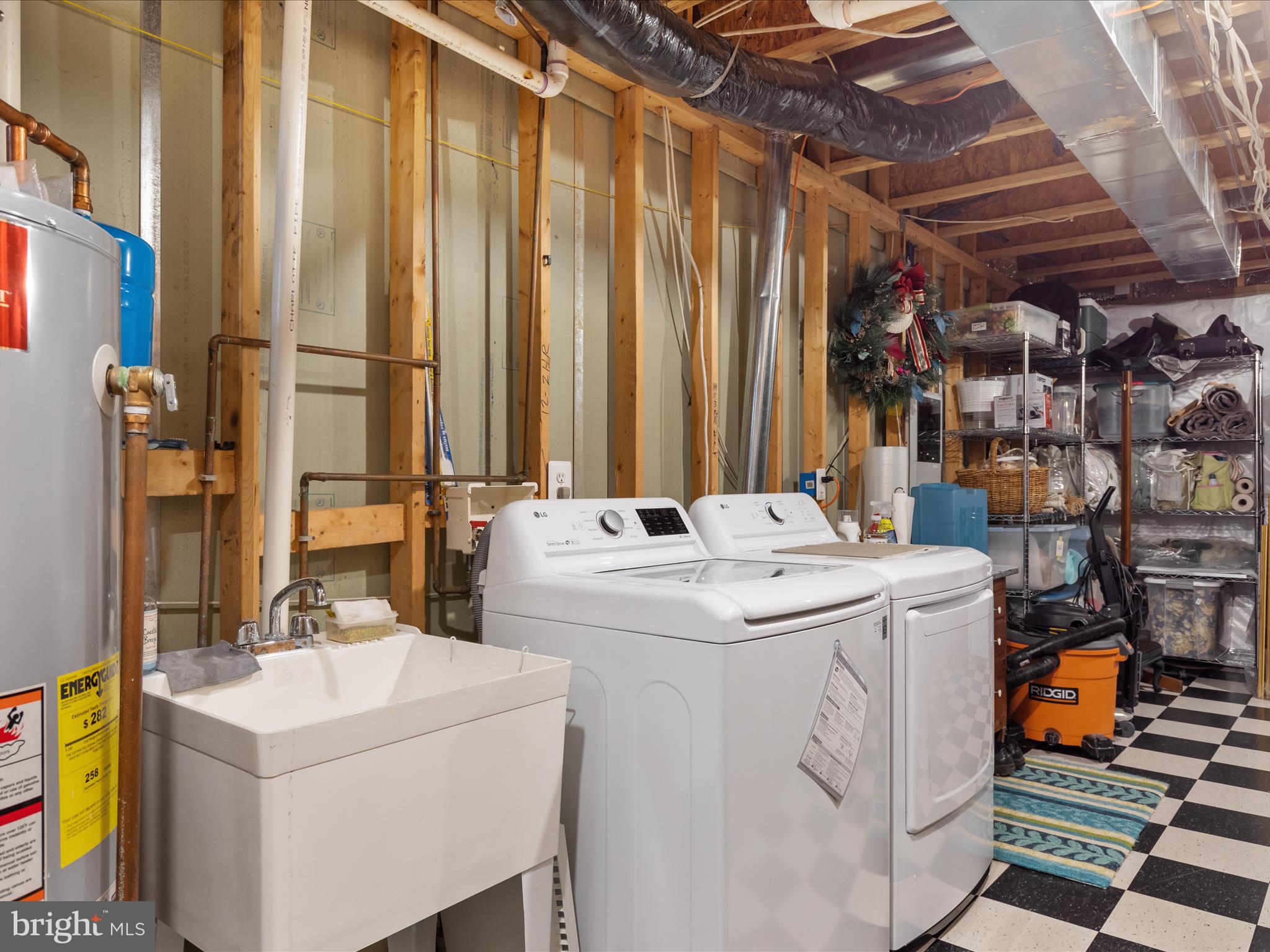 MCLEAN VILLAGE - Residential