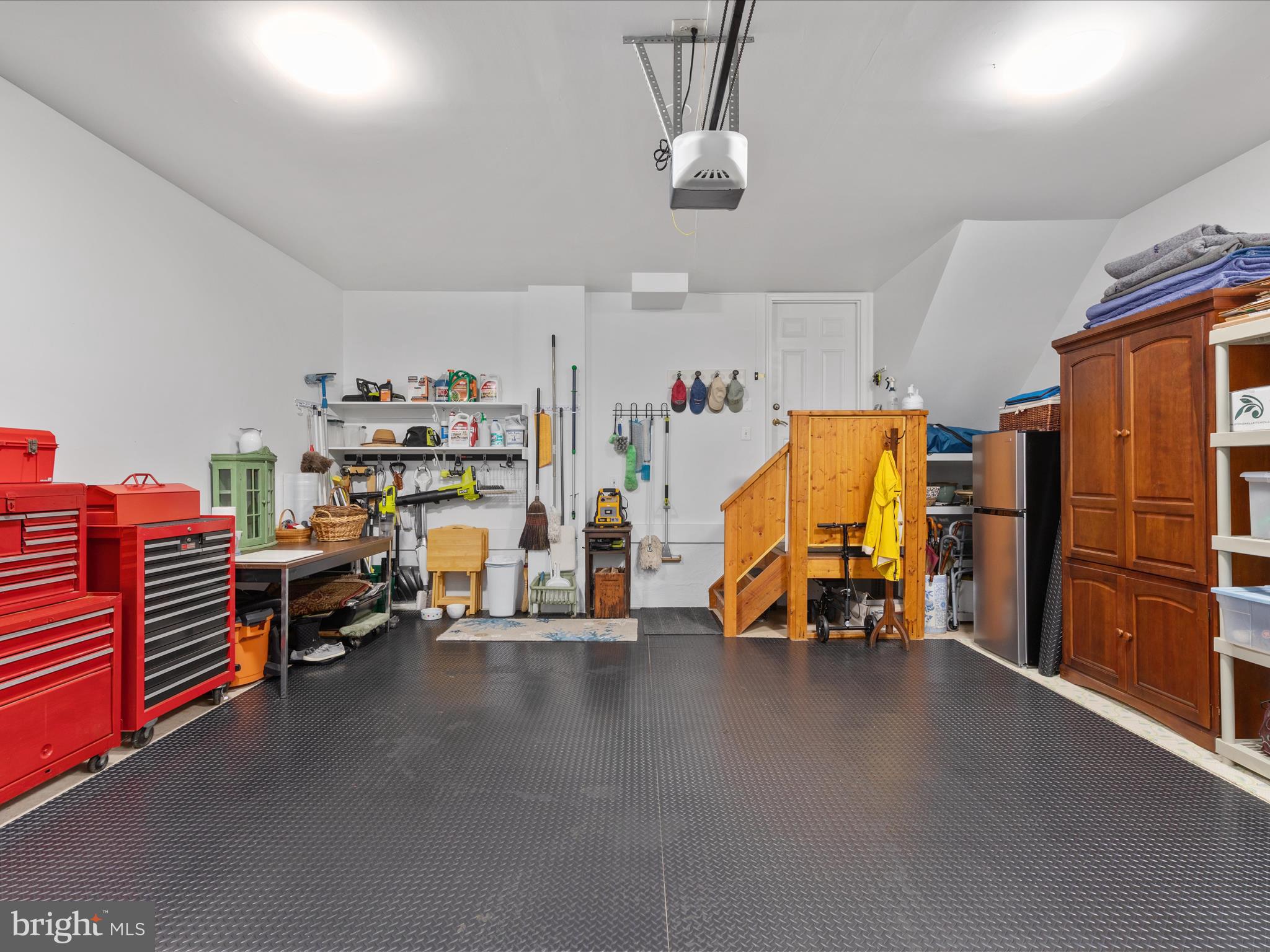 MCLEAN VILLAGE - Residential