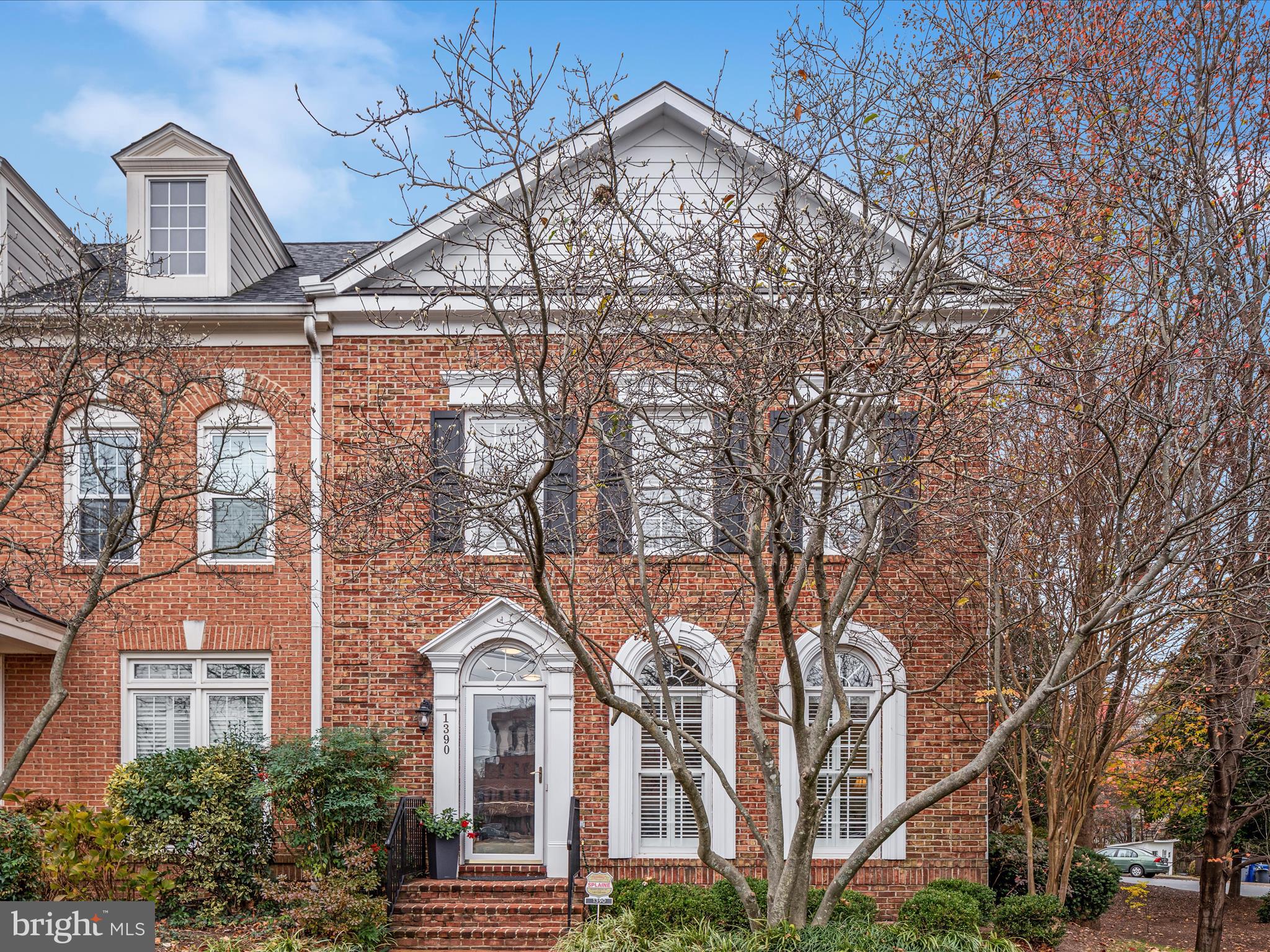 MCLEAN VILLAGE - Residential