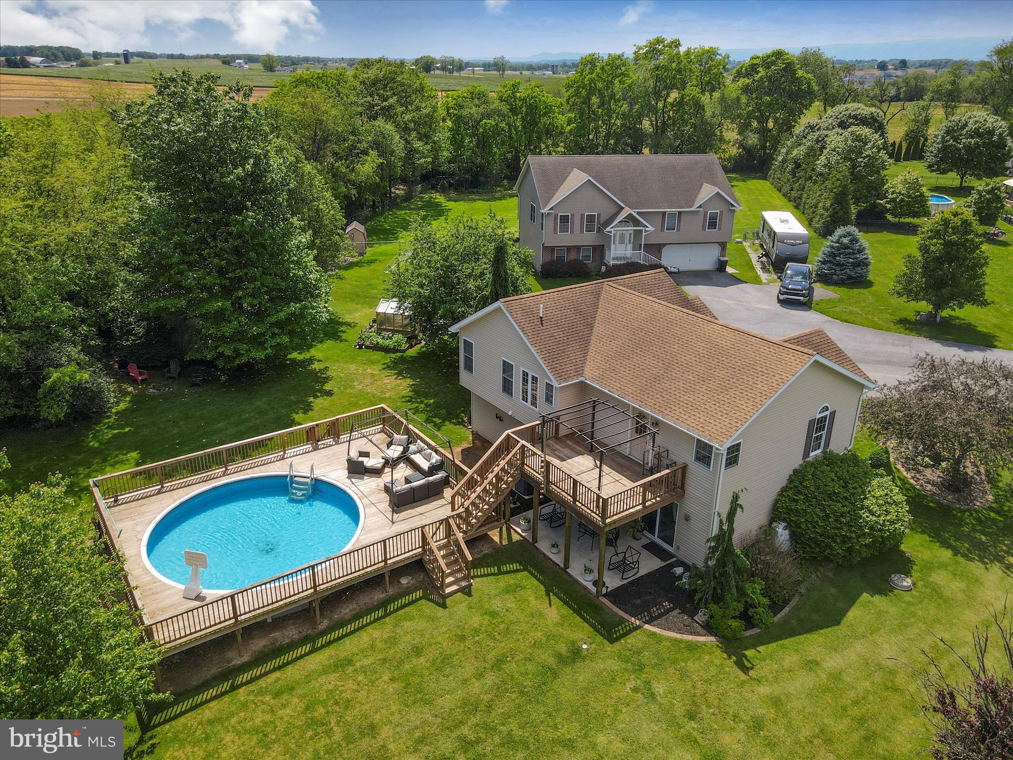 1136 ASHTON DRIVE
