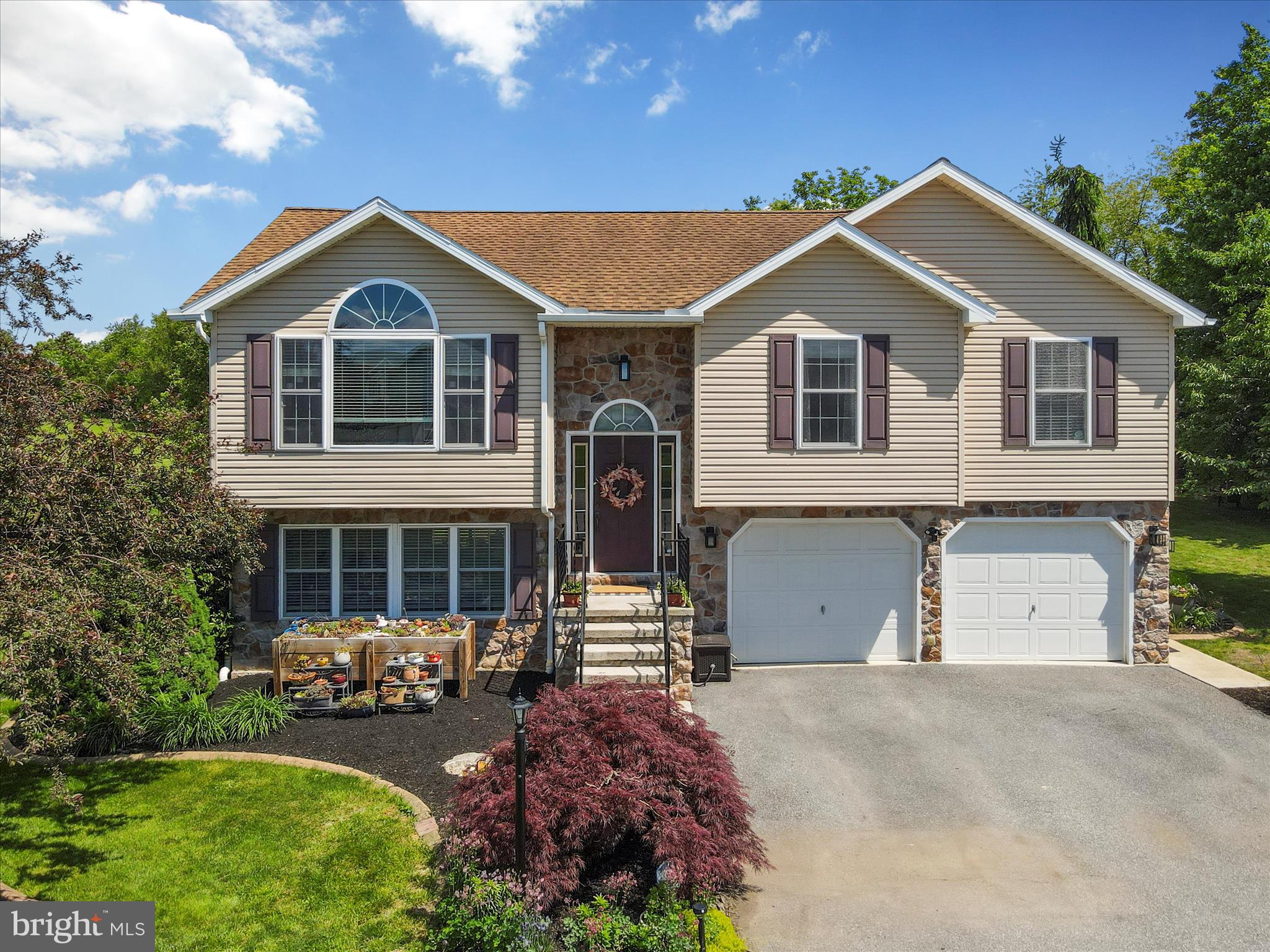 1136 ASHTON DRIVE