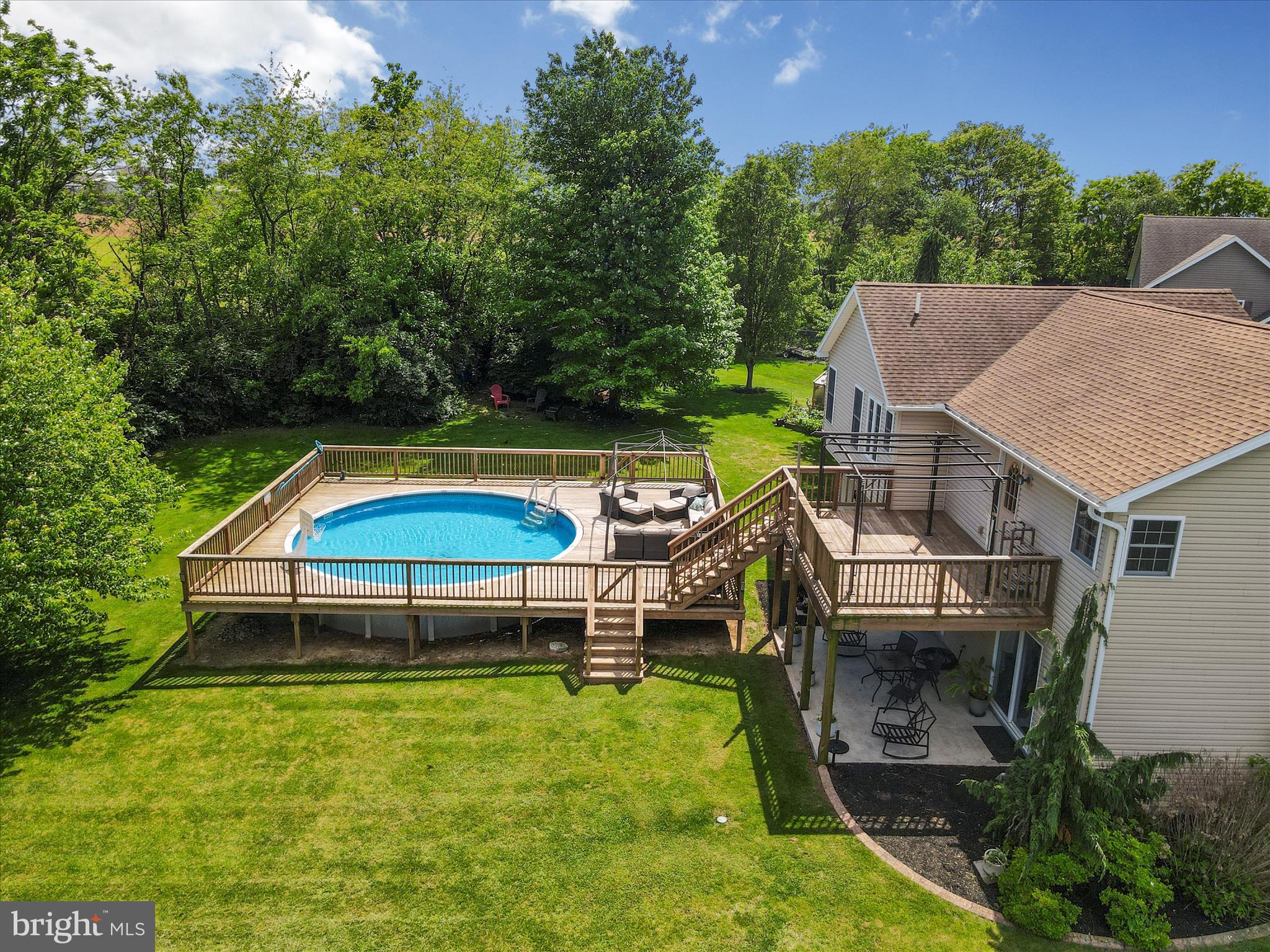 1136 ASHTON DRIVE