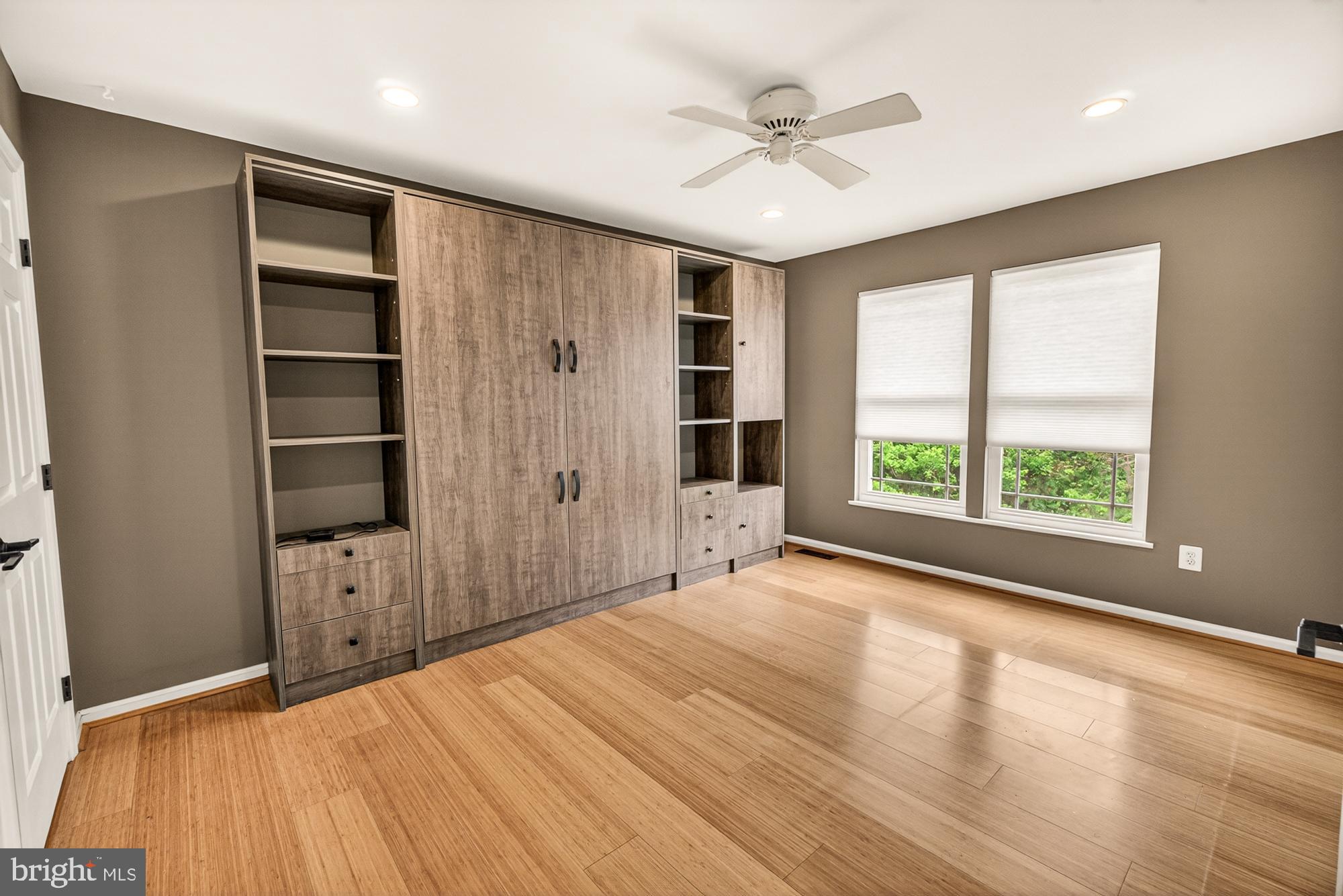 HUNTERS RUN - Residential