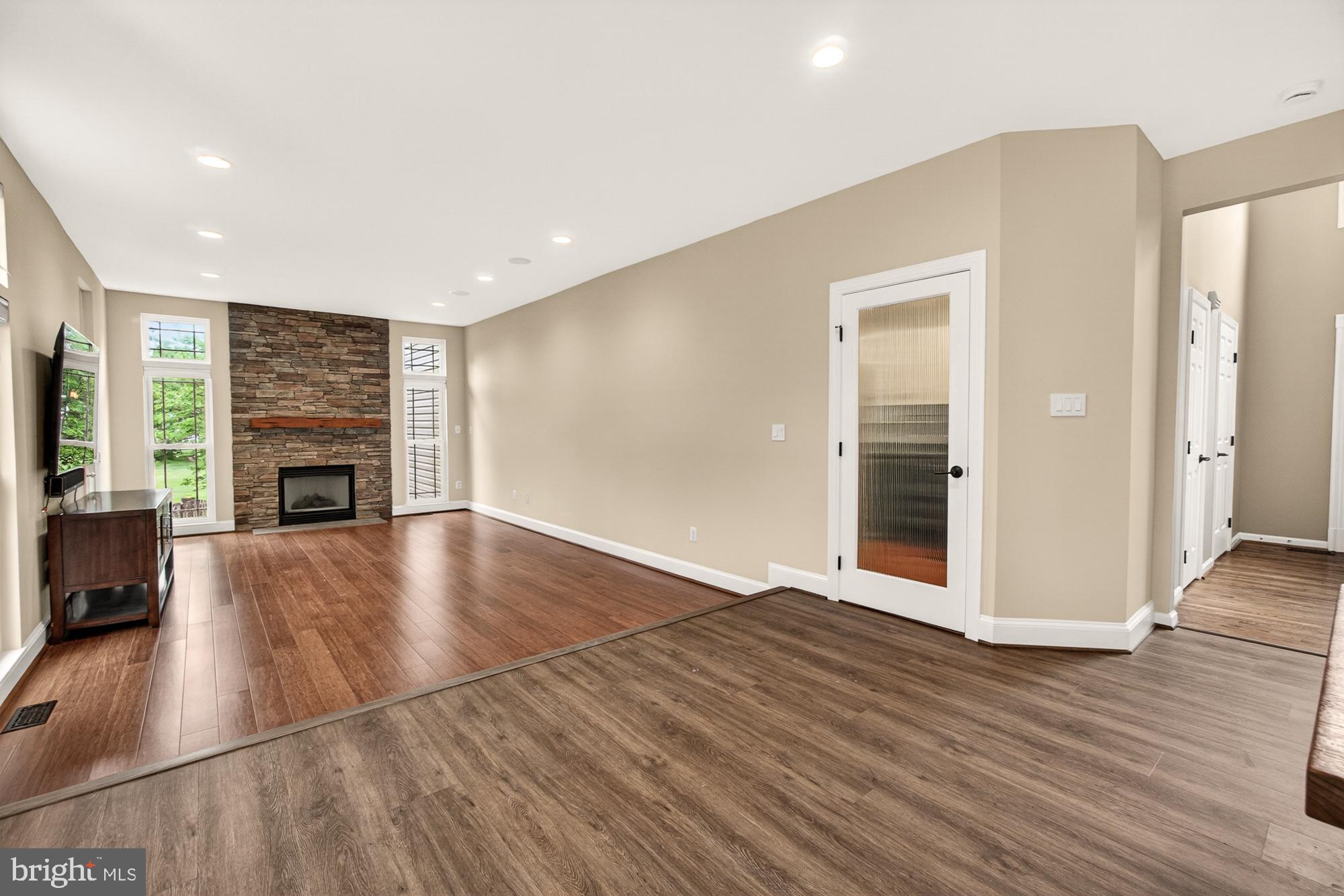 HUNTERS RUN - Residential