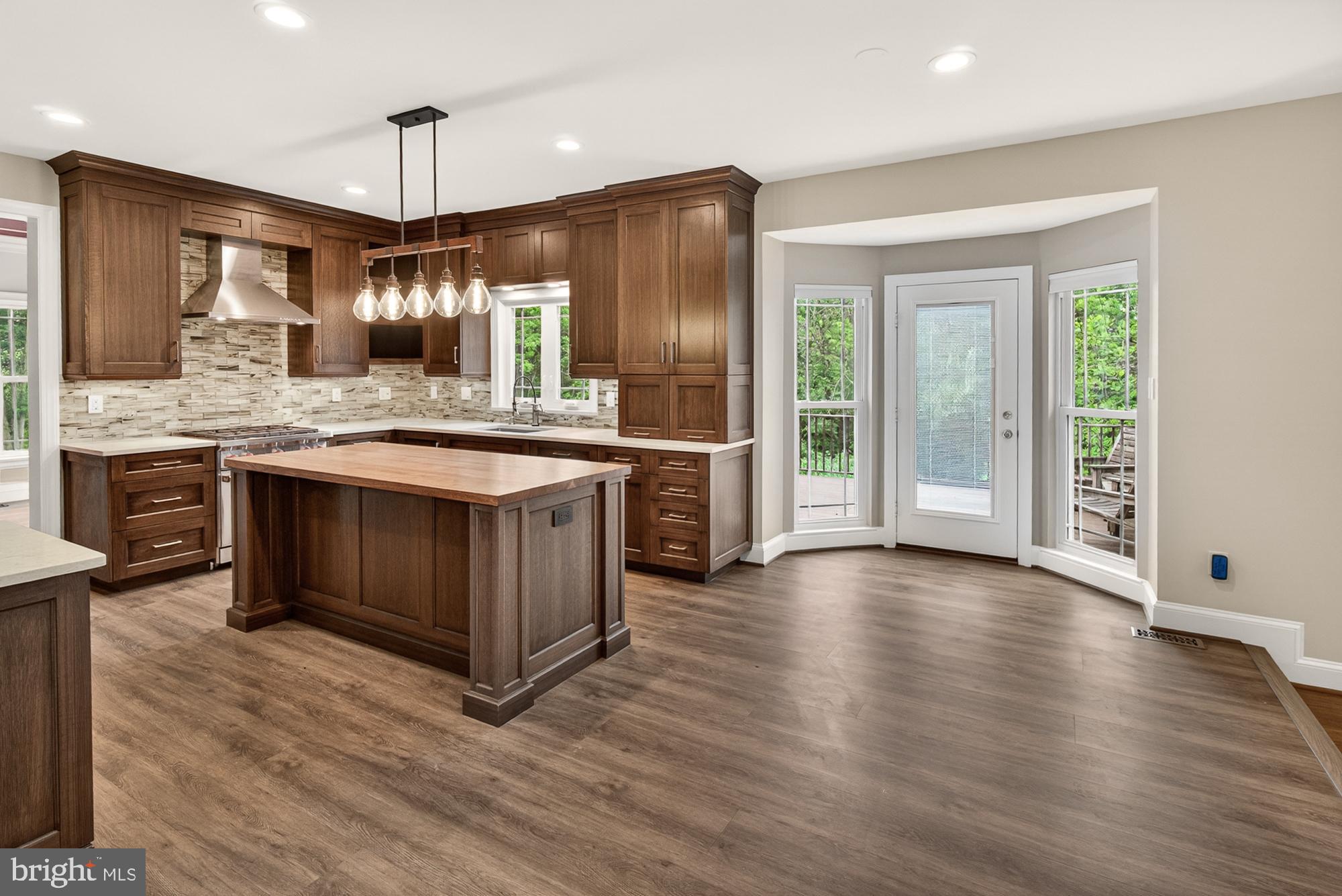 HUNTERS RUN - Residential