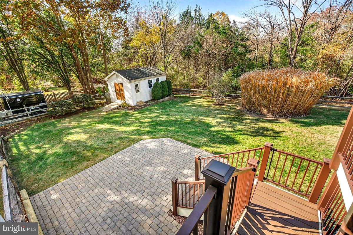 HUNTERS RUN - Residential