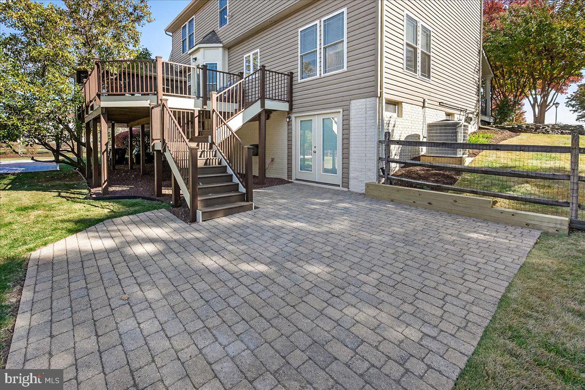 HUNTERS RUN - Residential
