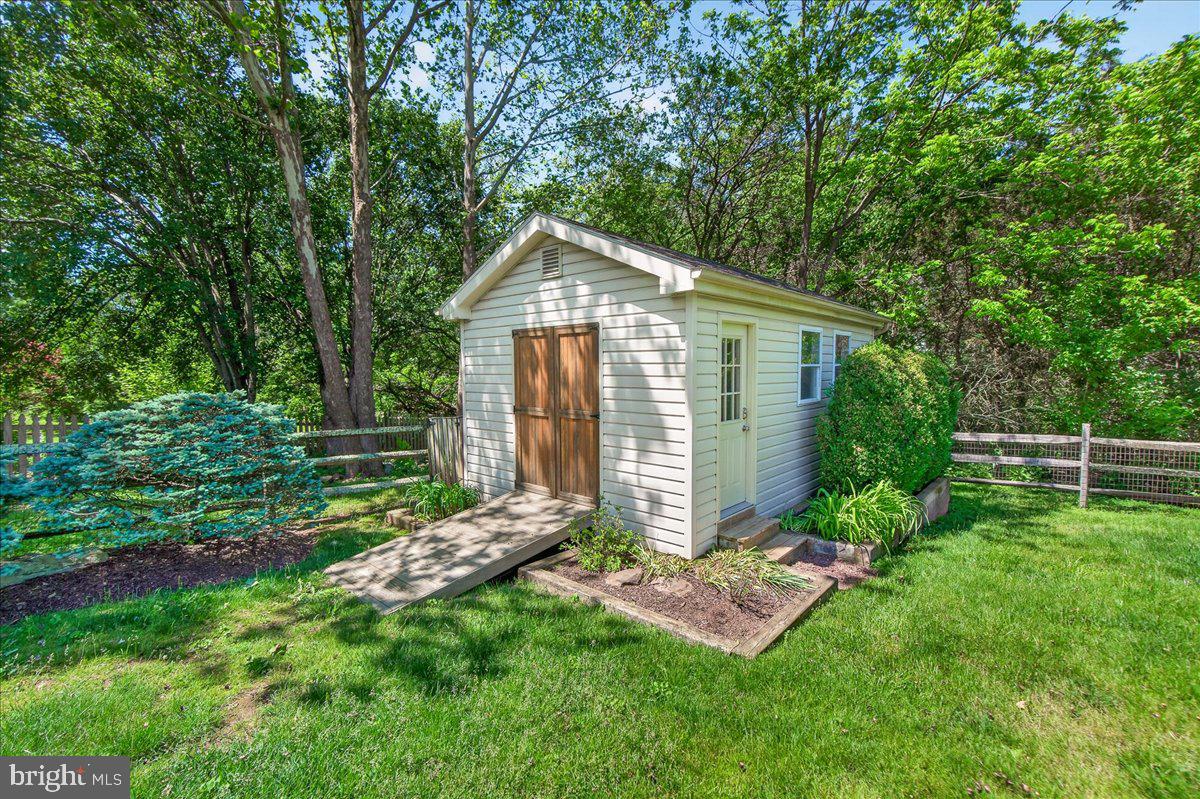 HUNTERS RUN - Residential