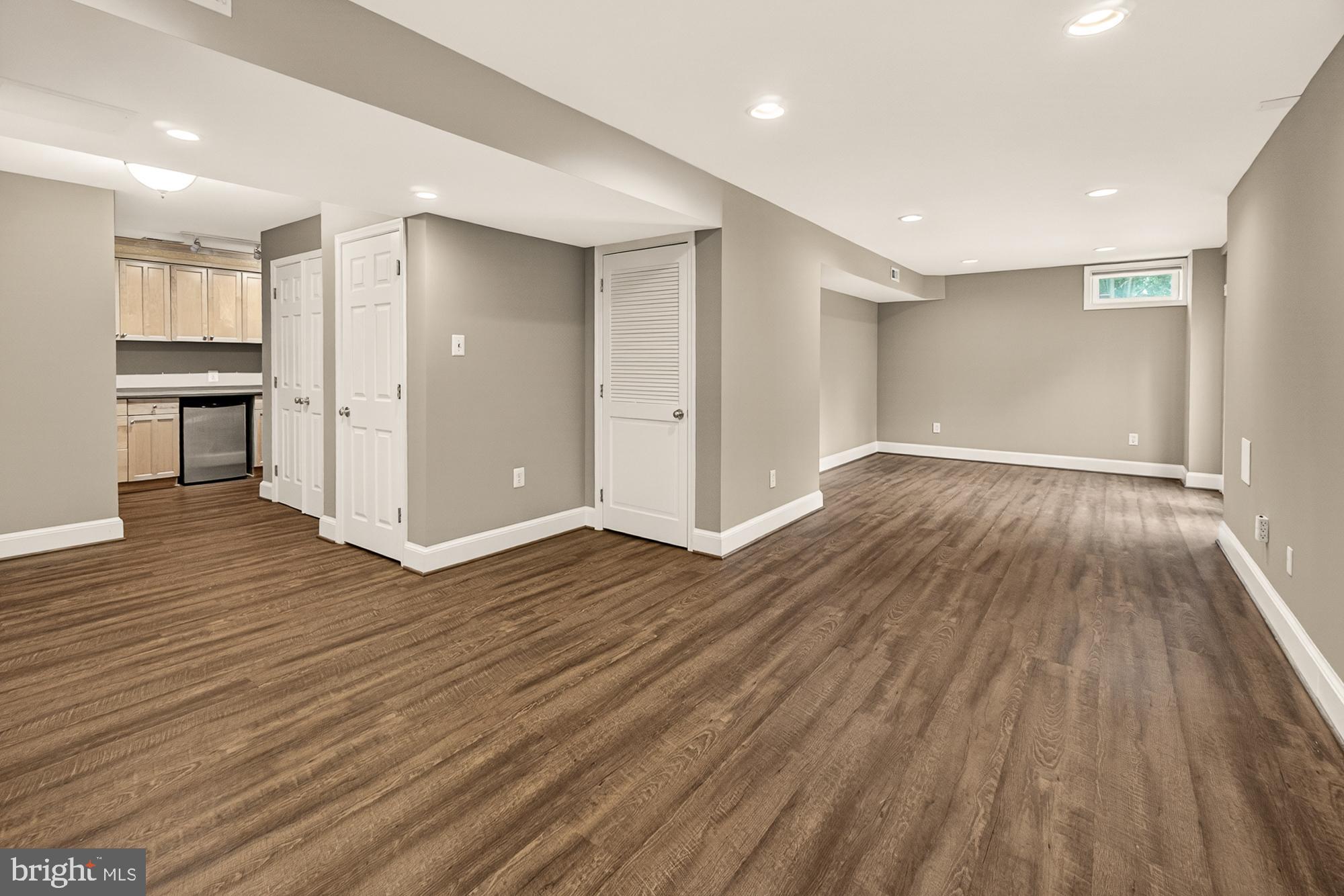 HUNTERS RUN - Residential