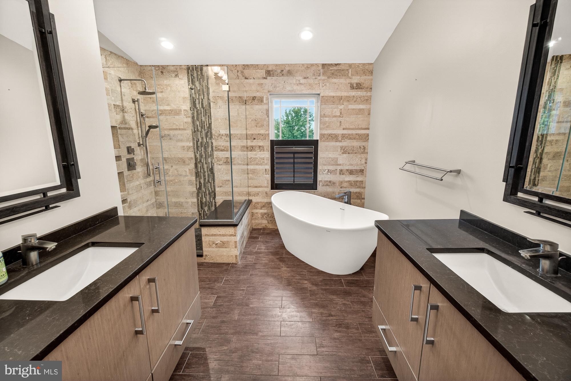 HUNTERS RUN - Residential