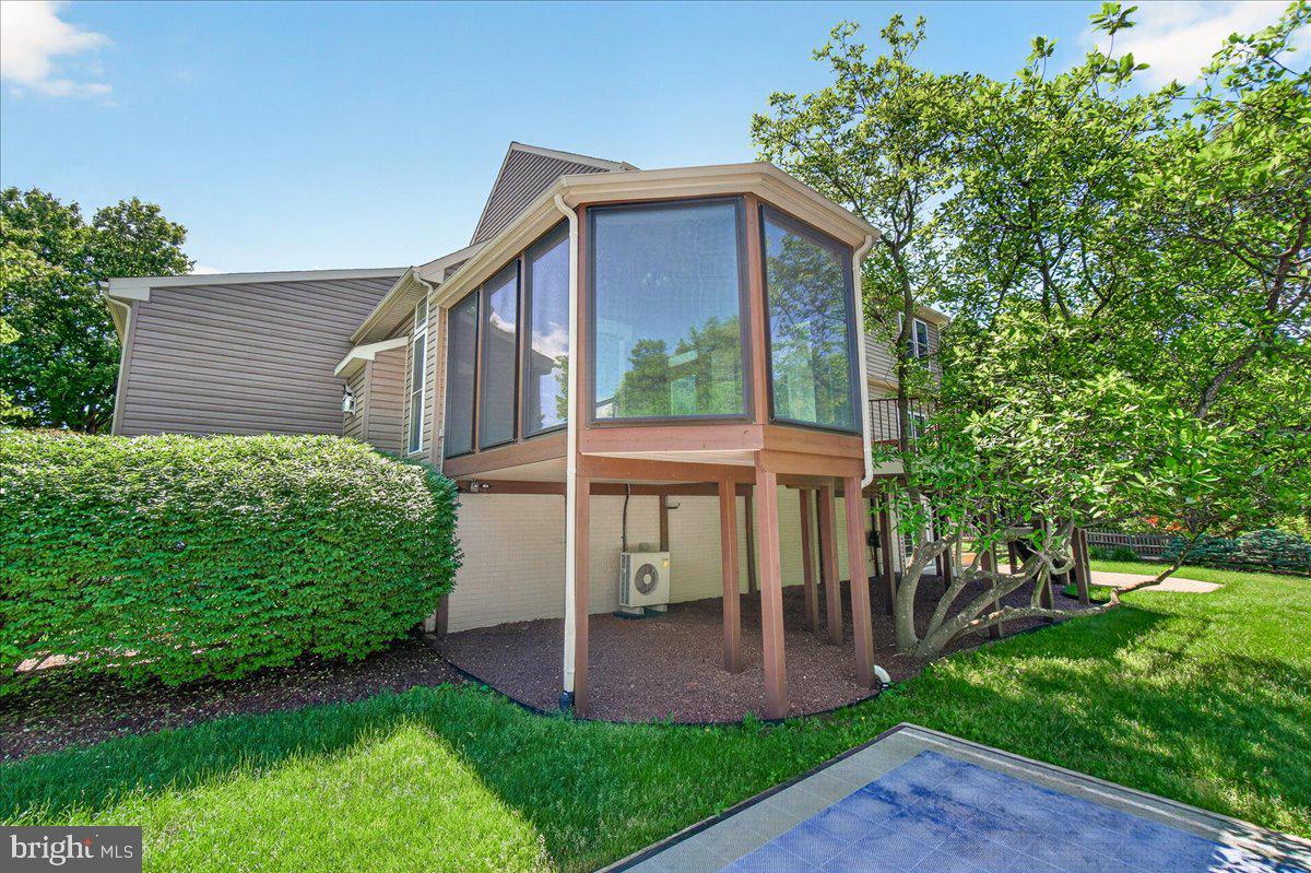 HUNTERS RUN - Residential