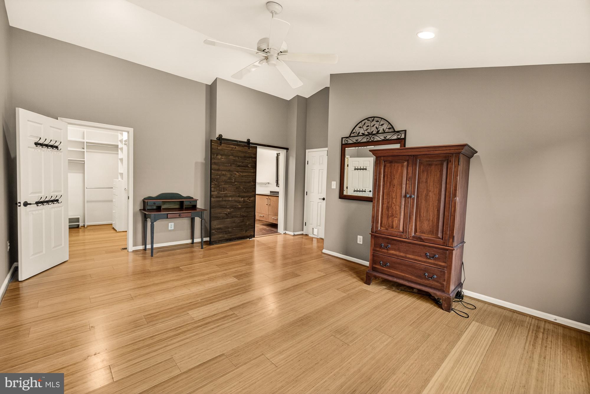 HUNTERS RUN - Residential