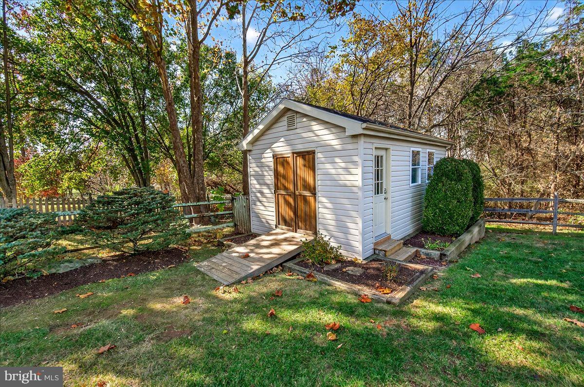 HUNTERS RUN - Residential