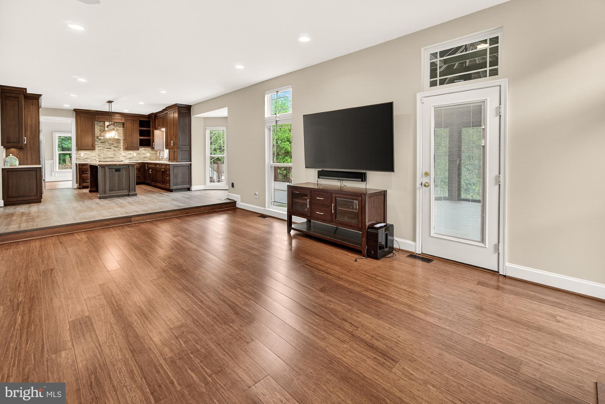 HUNTERS RUN - Residential