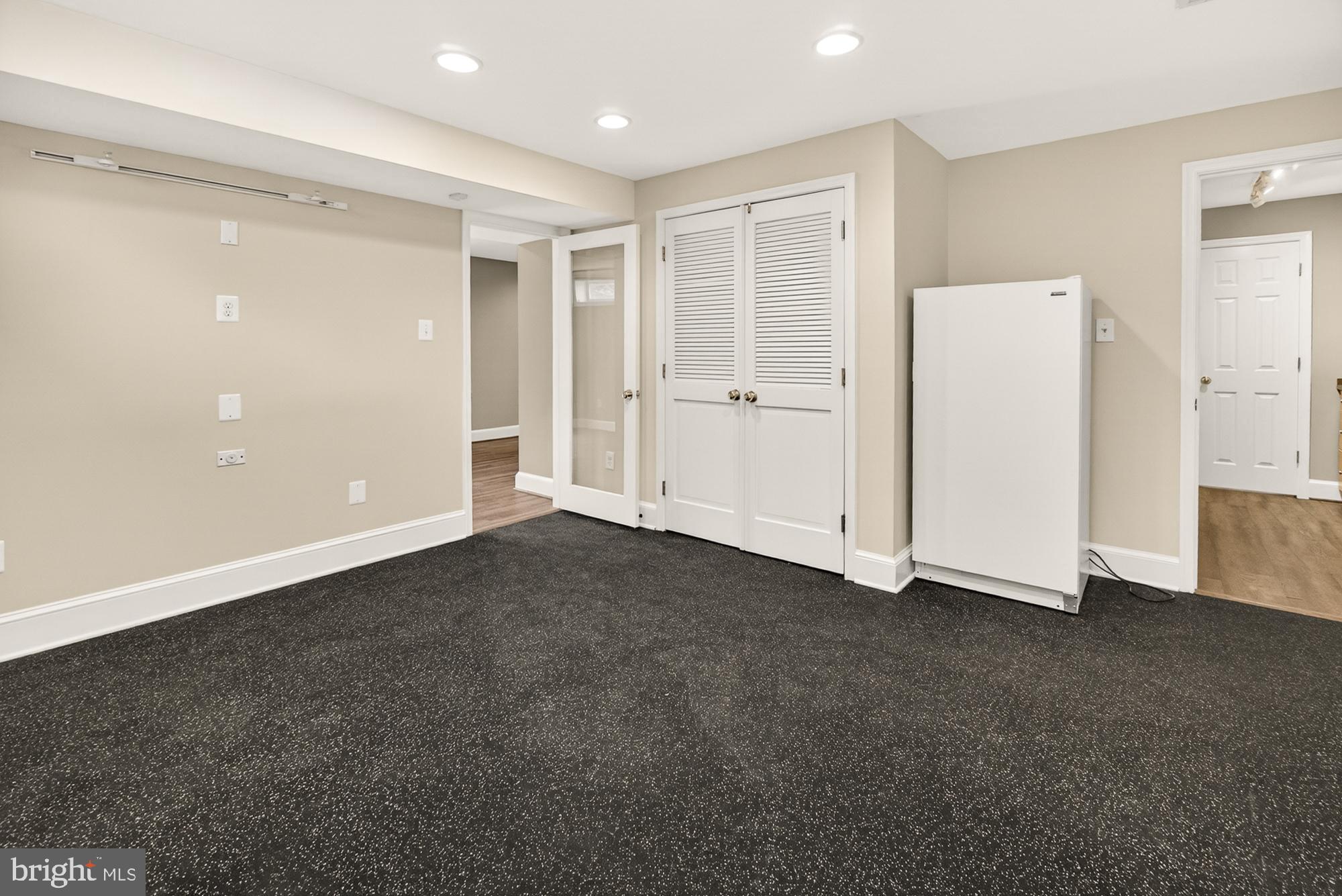 HUNTERS RUN - Residential
