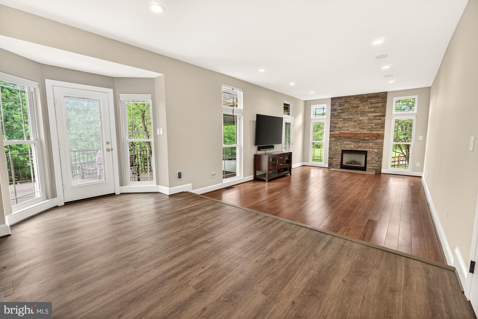 HUNTERS RUN - Residential