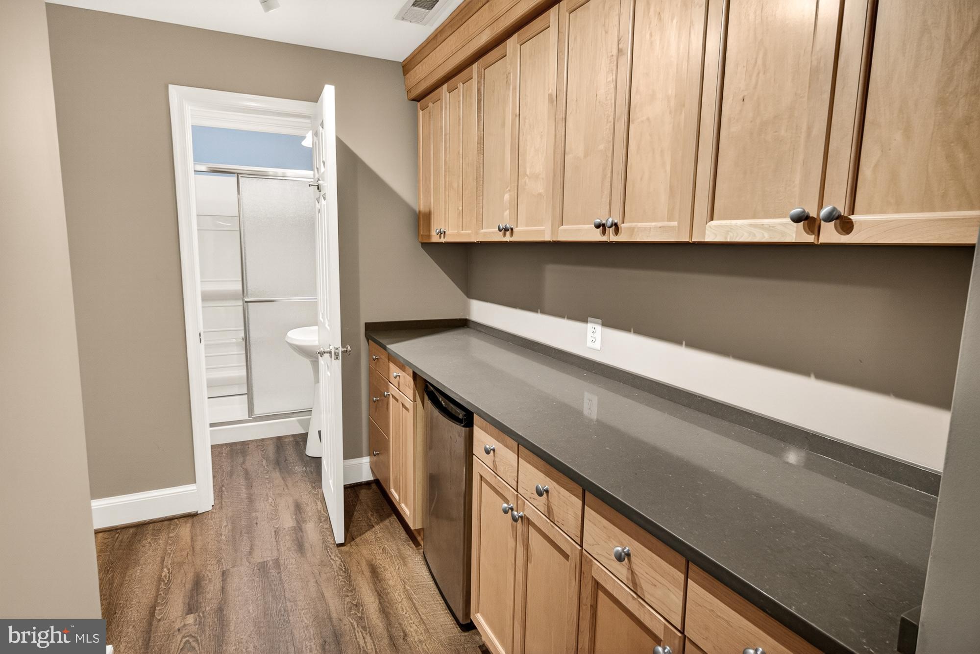 HUNTERS RUN - Residential