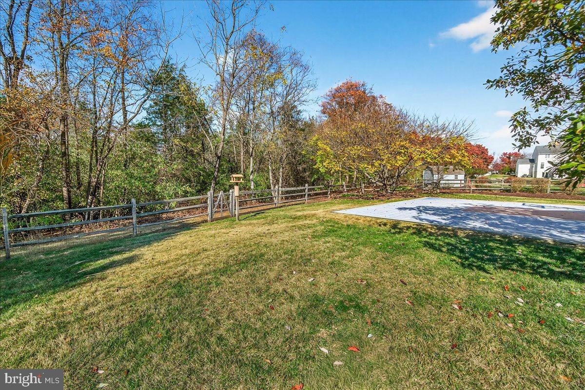 HUNTERS RUN - Residential