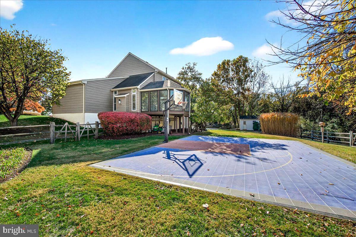 HUNTERS RUN - Residential