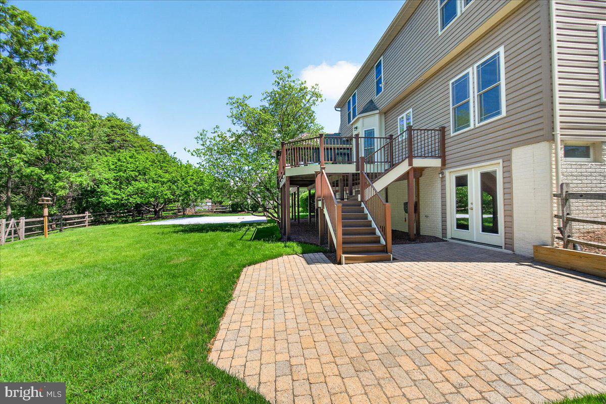 HUNTERS RUN - Residential