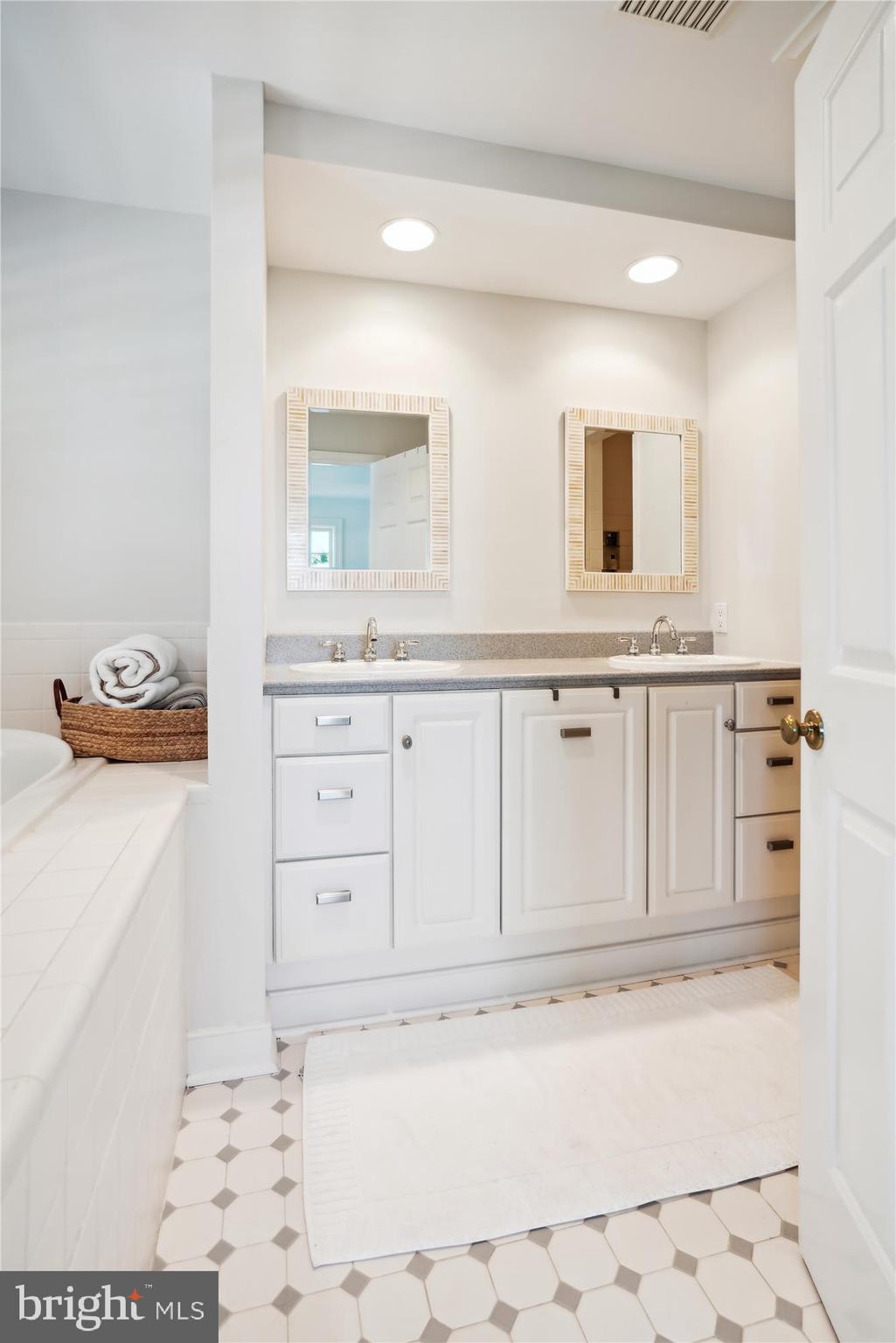 OXFORD - Residential