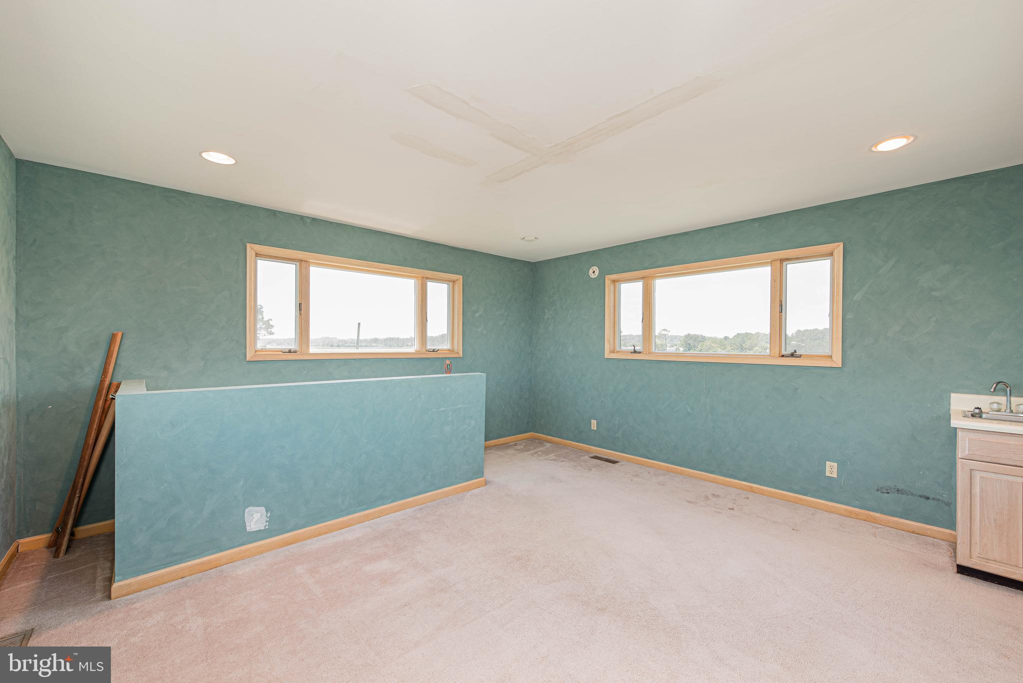 SNUG HARBOR - Residential