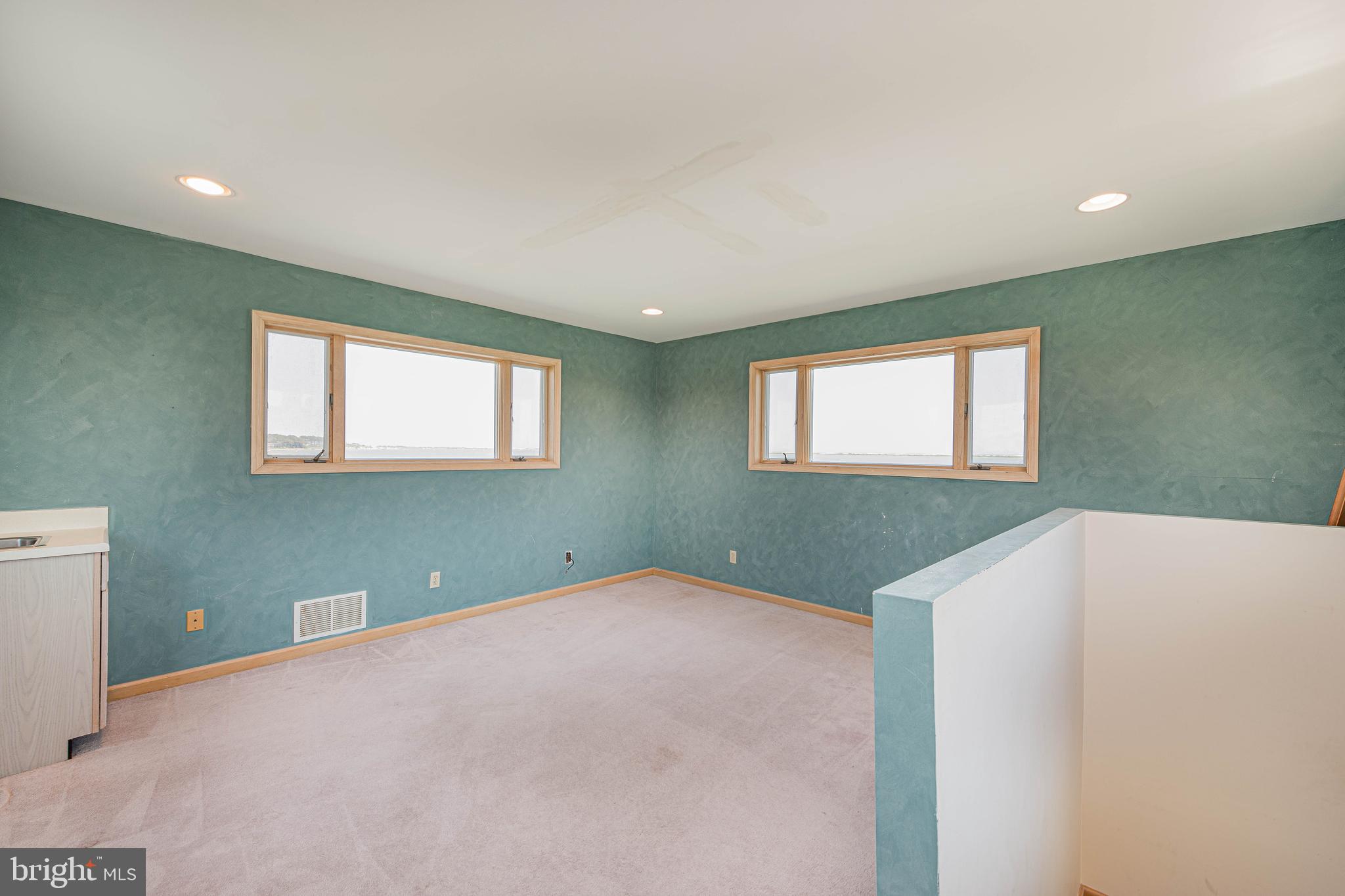 SNUG HARBOR - Residential