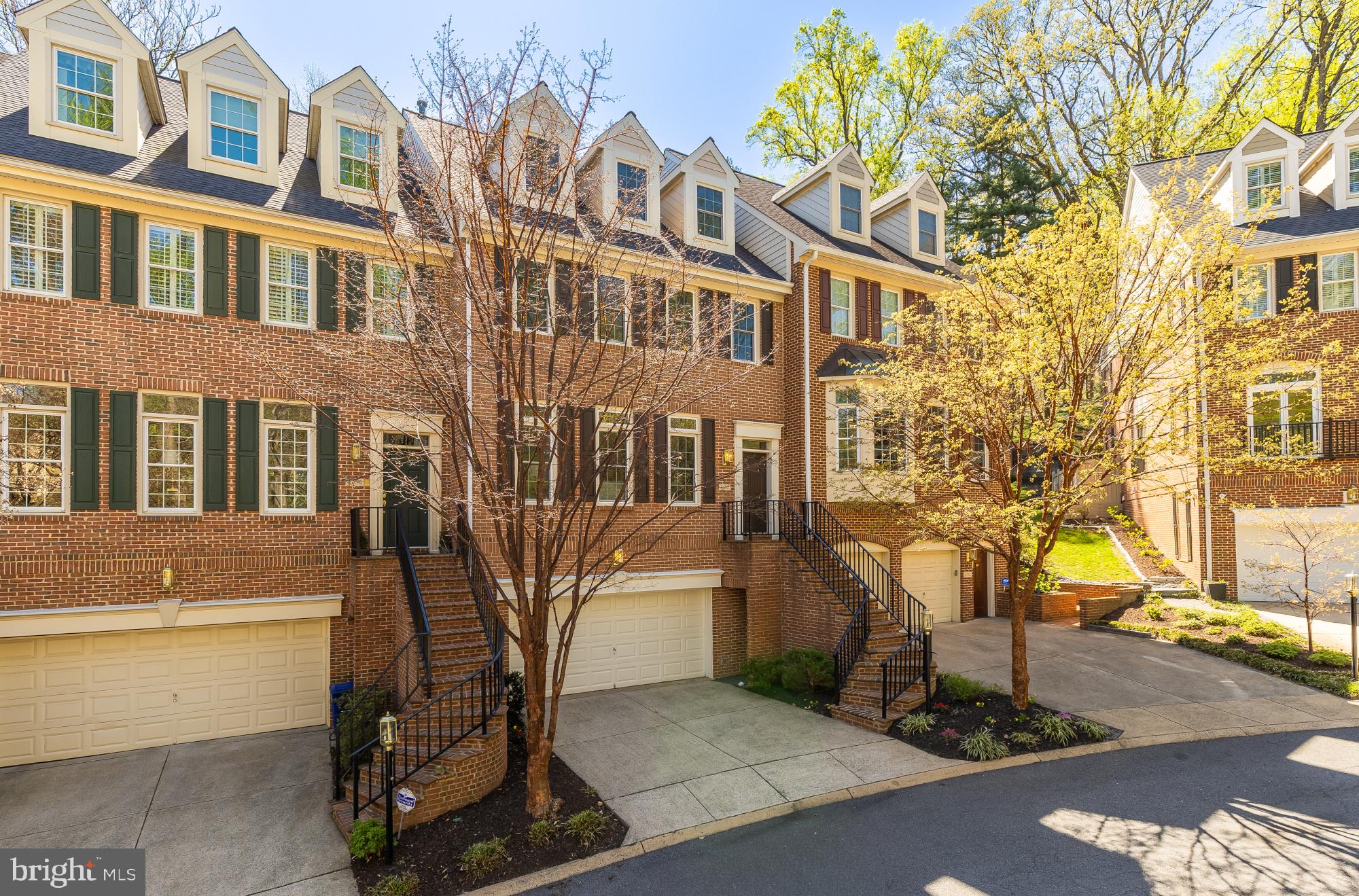 HILLCREST - Residential