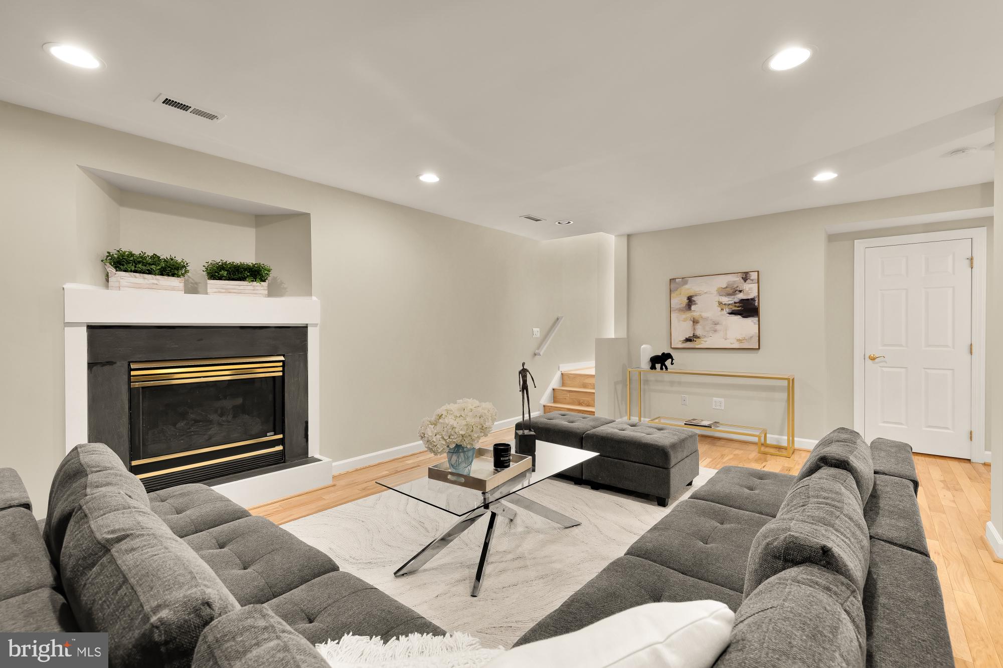 HILLCREST - Residential