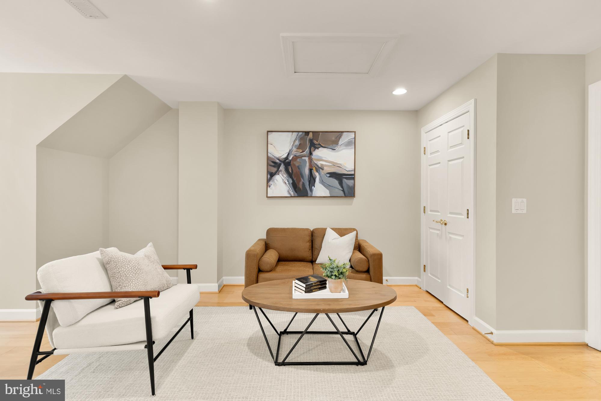 HILLCREST - Residential