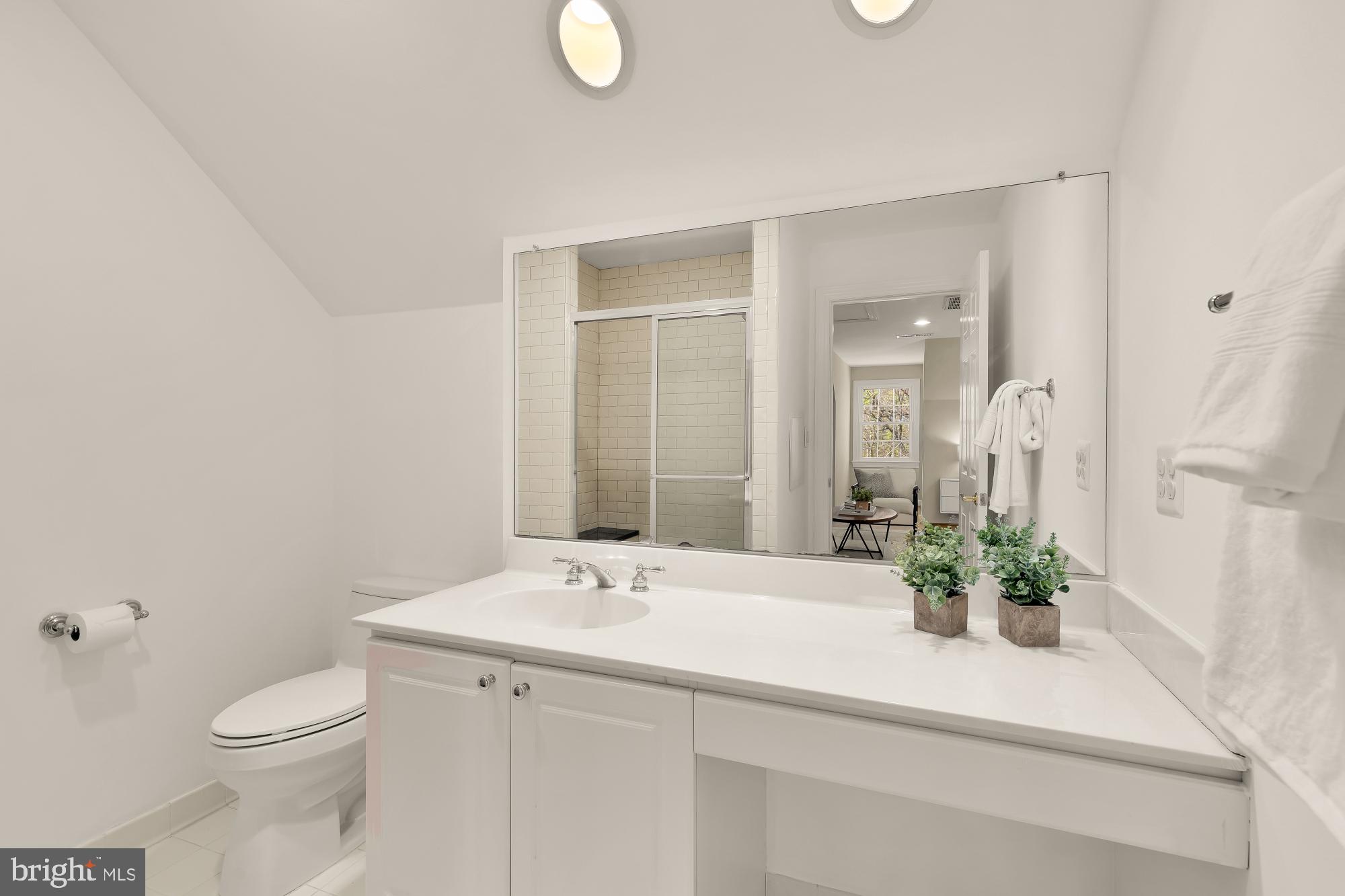 HILLCREST - Residential