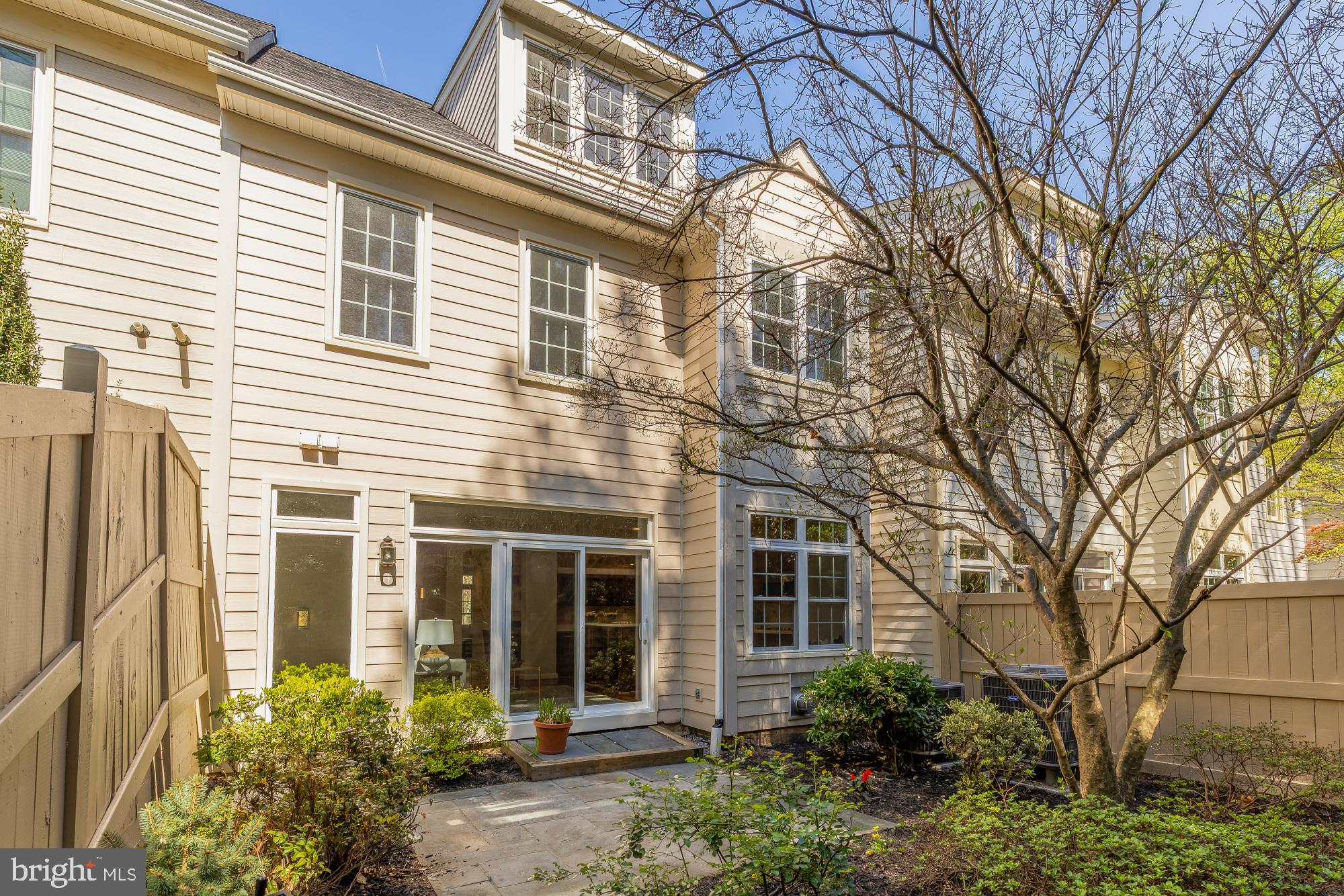 HILLCREST - Residential