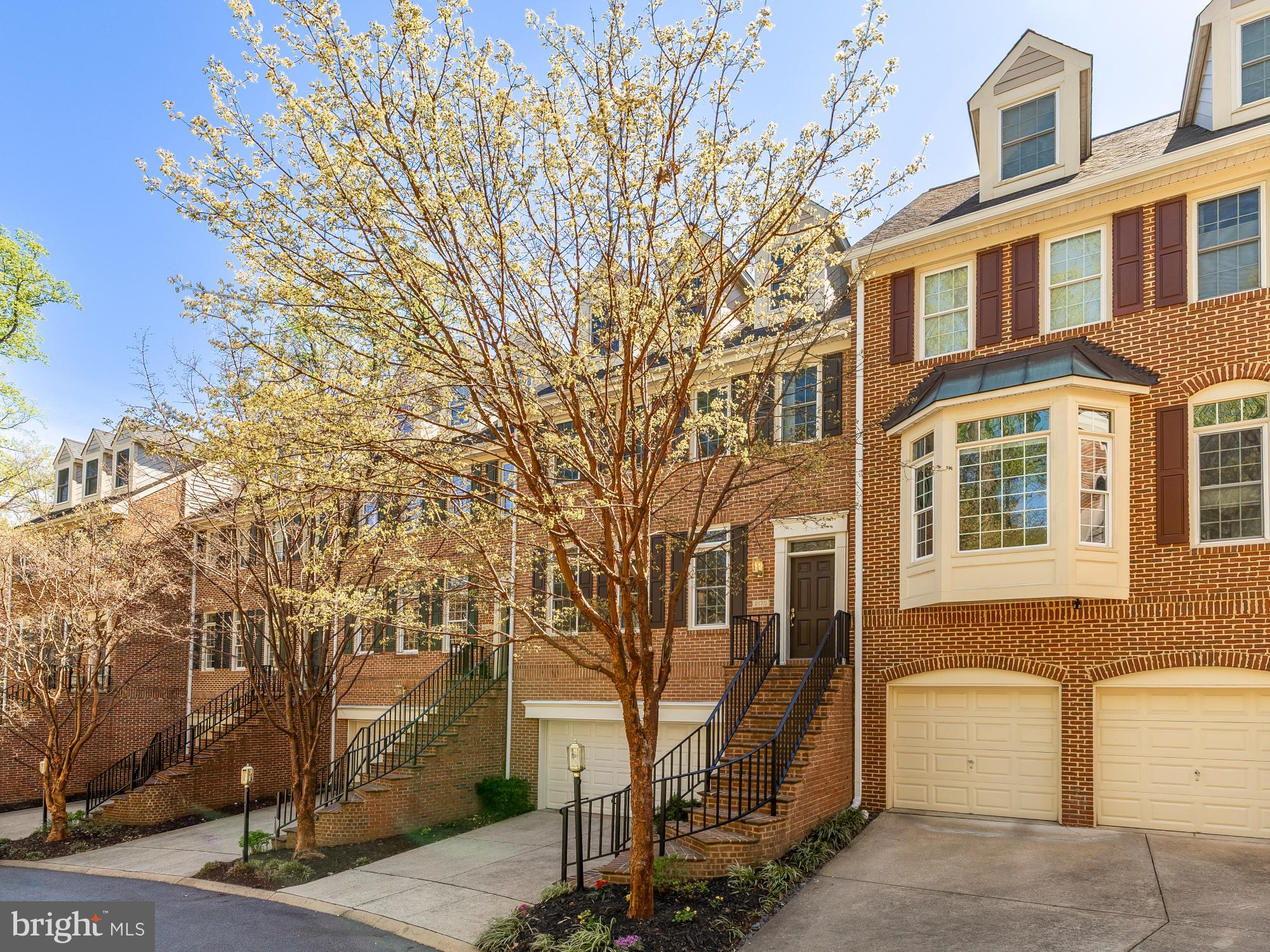 HILLCREST - Residential