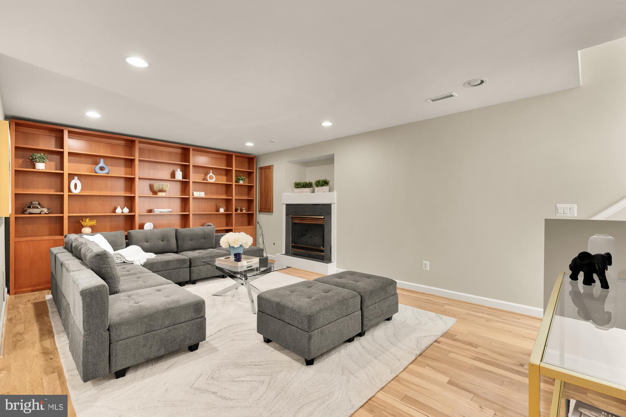 HILLCREST - Residential