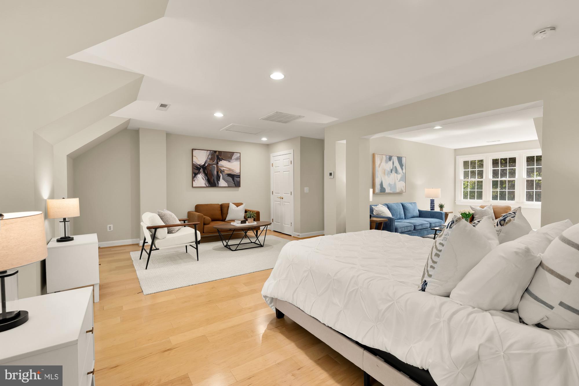 HILLCREST - Residential