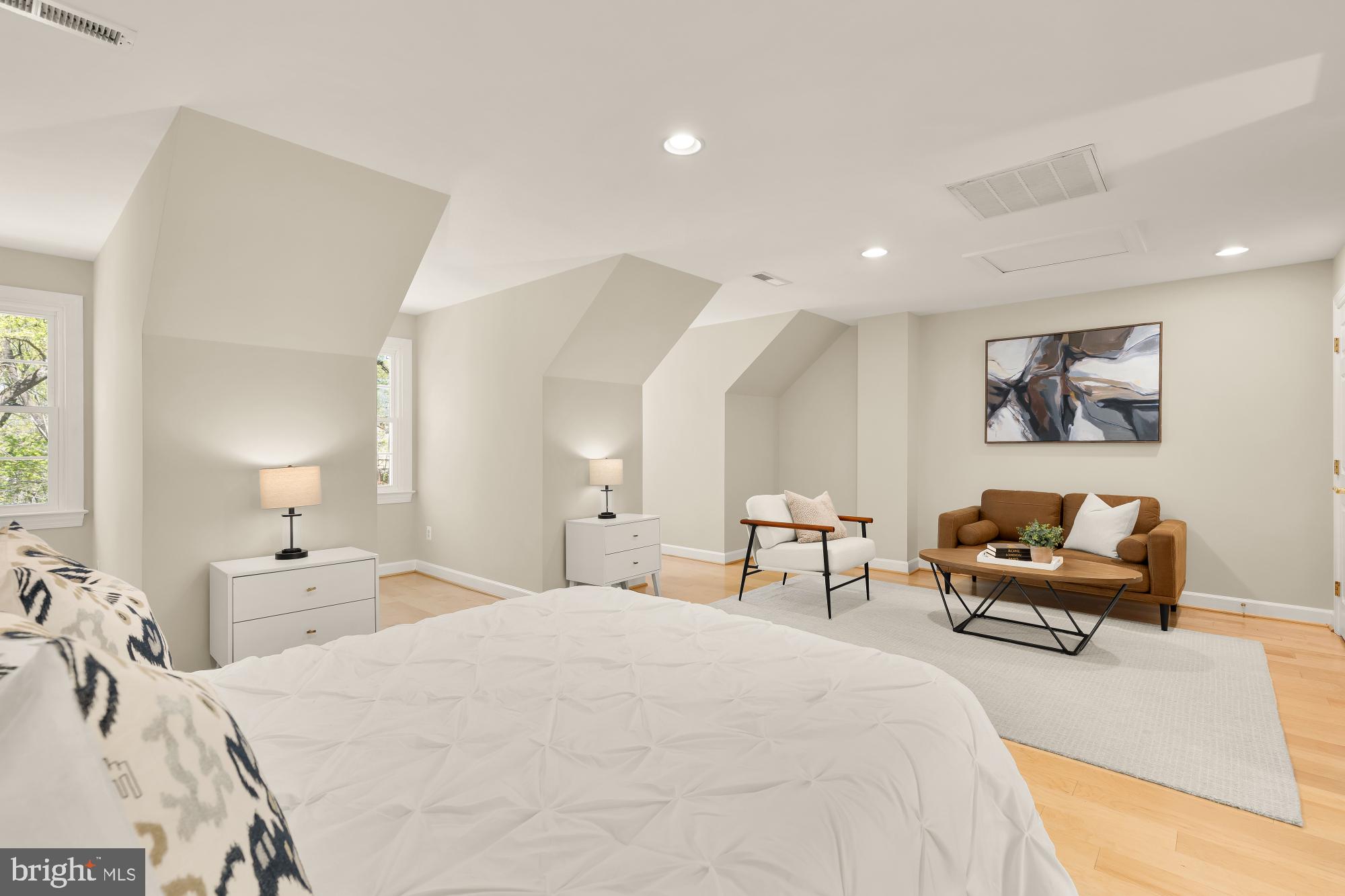 HILLCREST - Residential