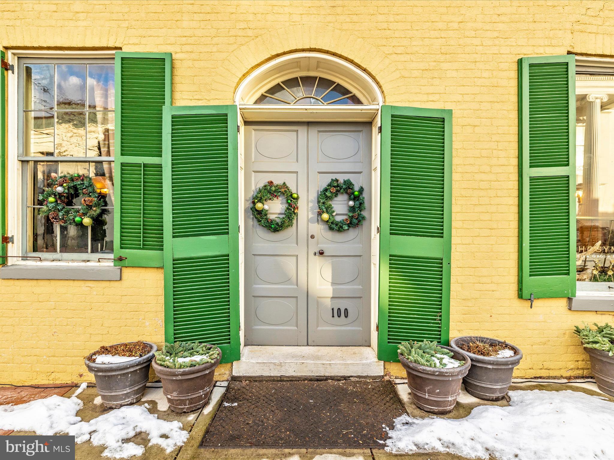 100 W MAIN ST 104