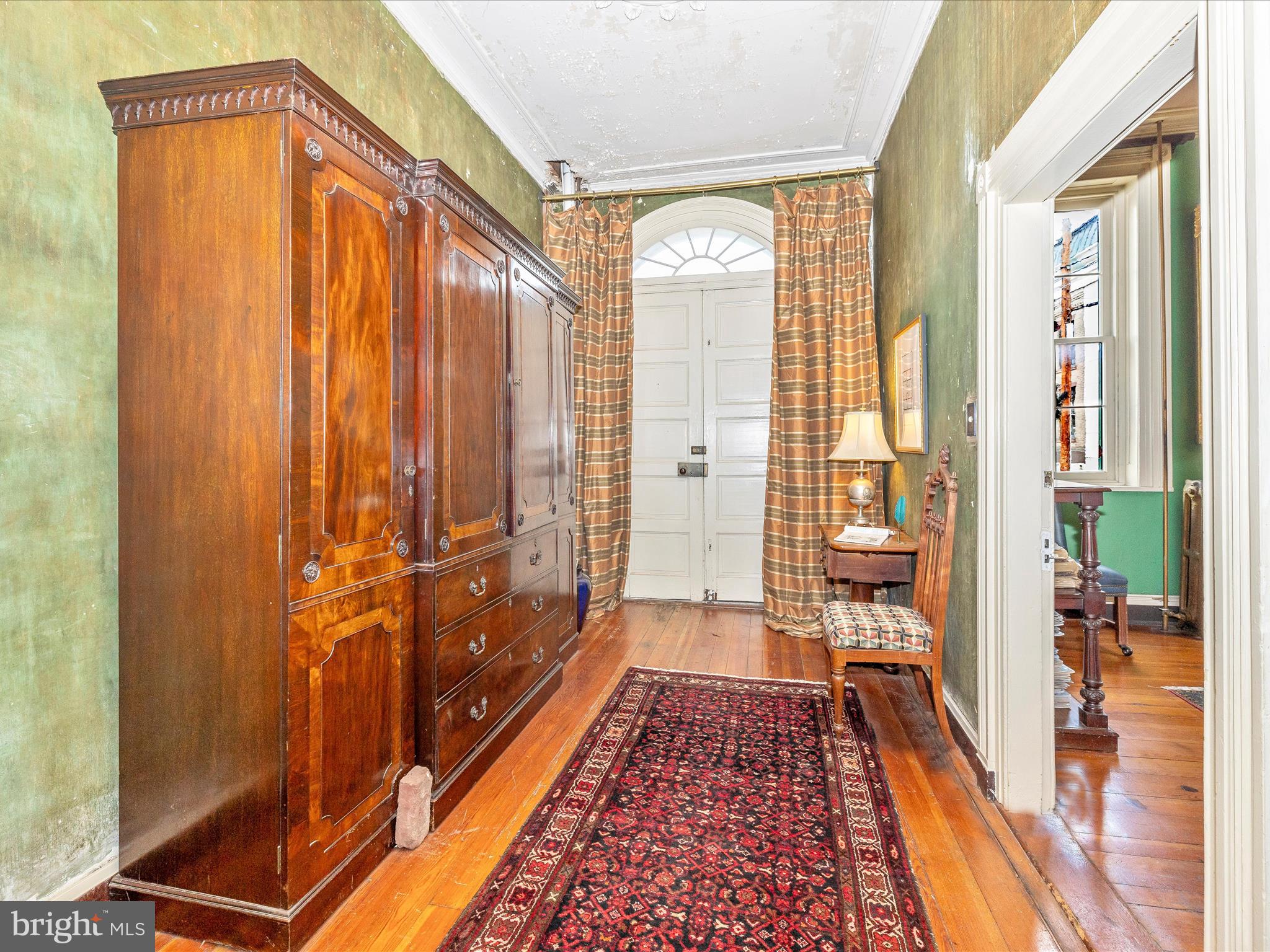100 W MAIN ST 104
