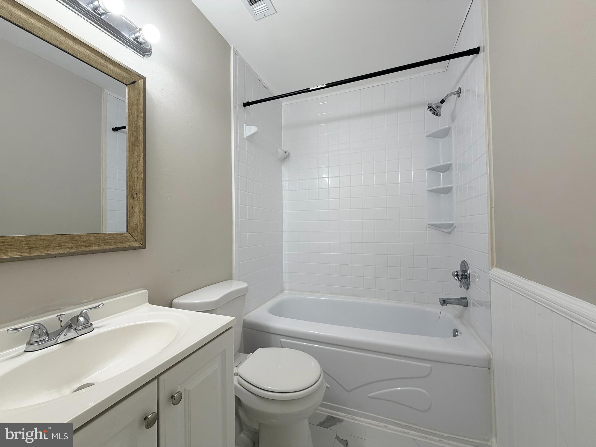ROCKLEDGE CLUSTERS CONDO - Residential