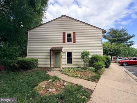 Photo of 2823 Chablis Circle, WOODBRIDGE, VA 22192 (MLS # VAPW2119316)