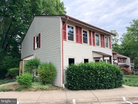 Photo of 2823 Chablis Circle, WOODBRIDGE, VA 22192 (MLS # VAPW2119316)