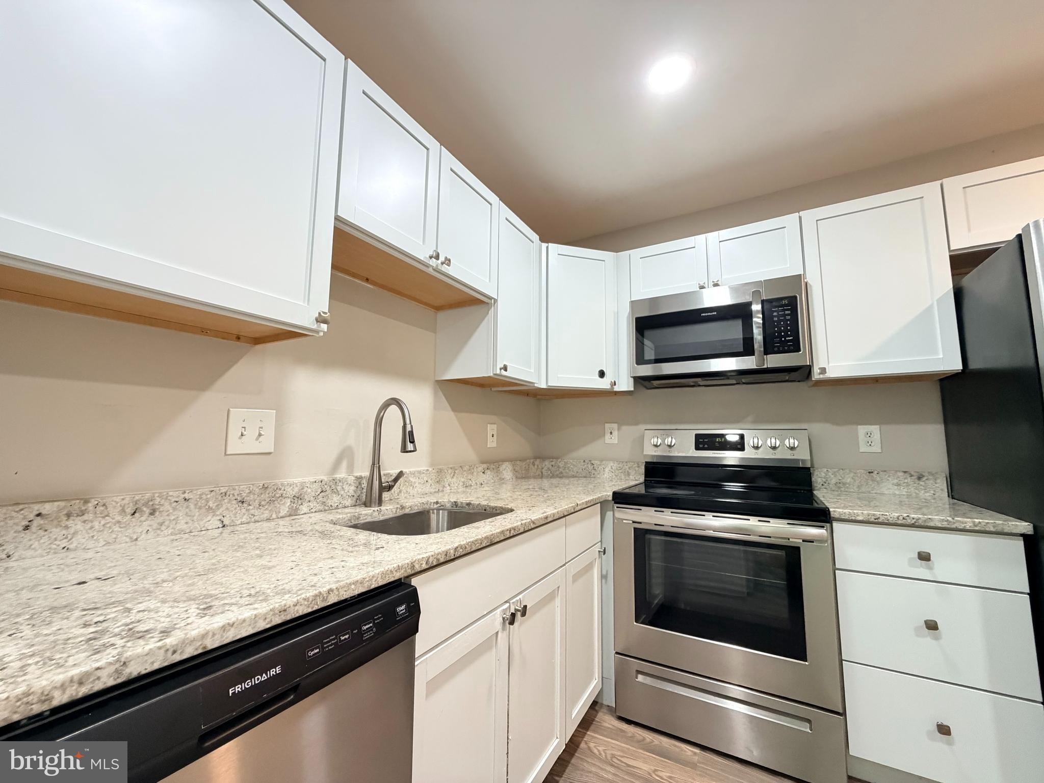 ROCKLEDGE CLUSTERS CONDO - Residential