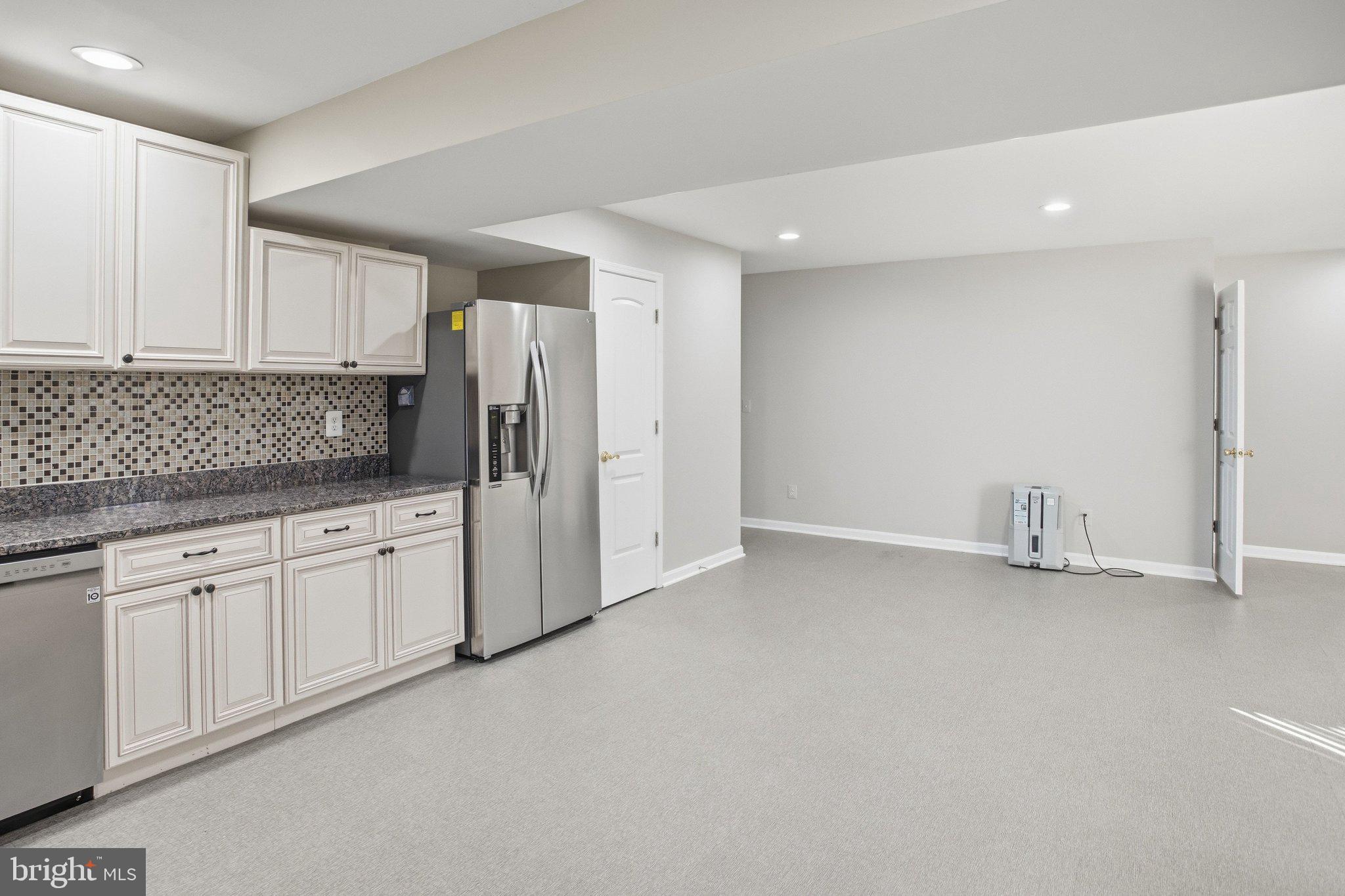 COLES RUN MANOR - Residential