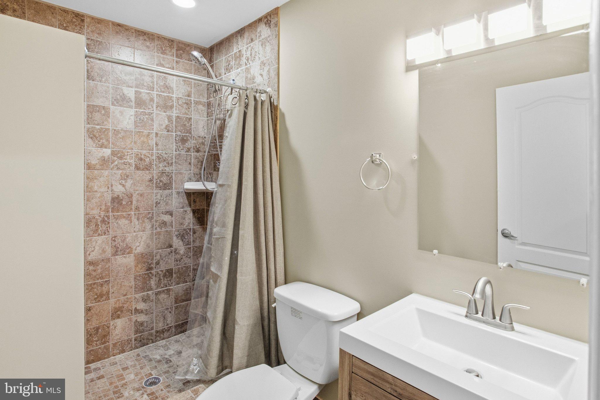 COLES RUN MANOR - Residential